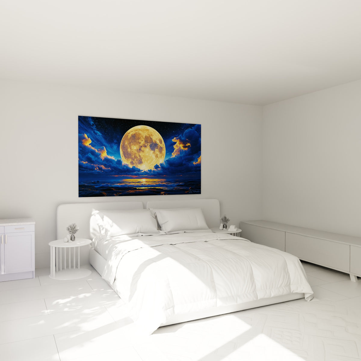 Astre lunaire doré et ciel étoilé bleu profond accrochés au-dessus d'un lit dans une chambre claire