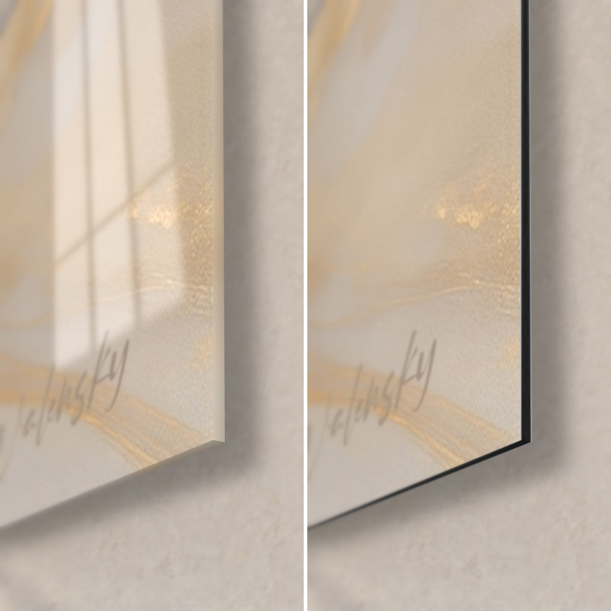Tableau satellite crème et or, coin bas droit : verre acrylique brillant à reflets, alu Dibond noir mat, tranche de 3 mm
