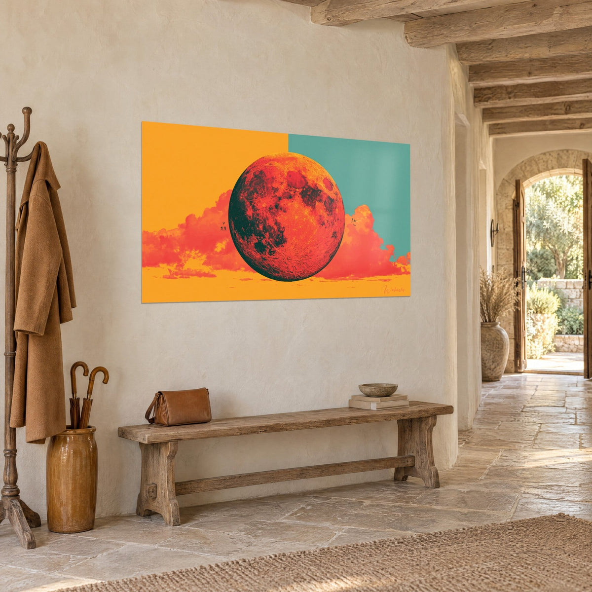 Tableau astre rouge et orange aux cratères sombres, nuages rose corail, mur crème d'une entrée en pierre, banc en bois et manteau