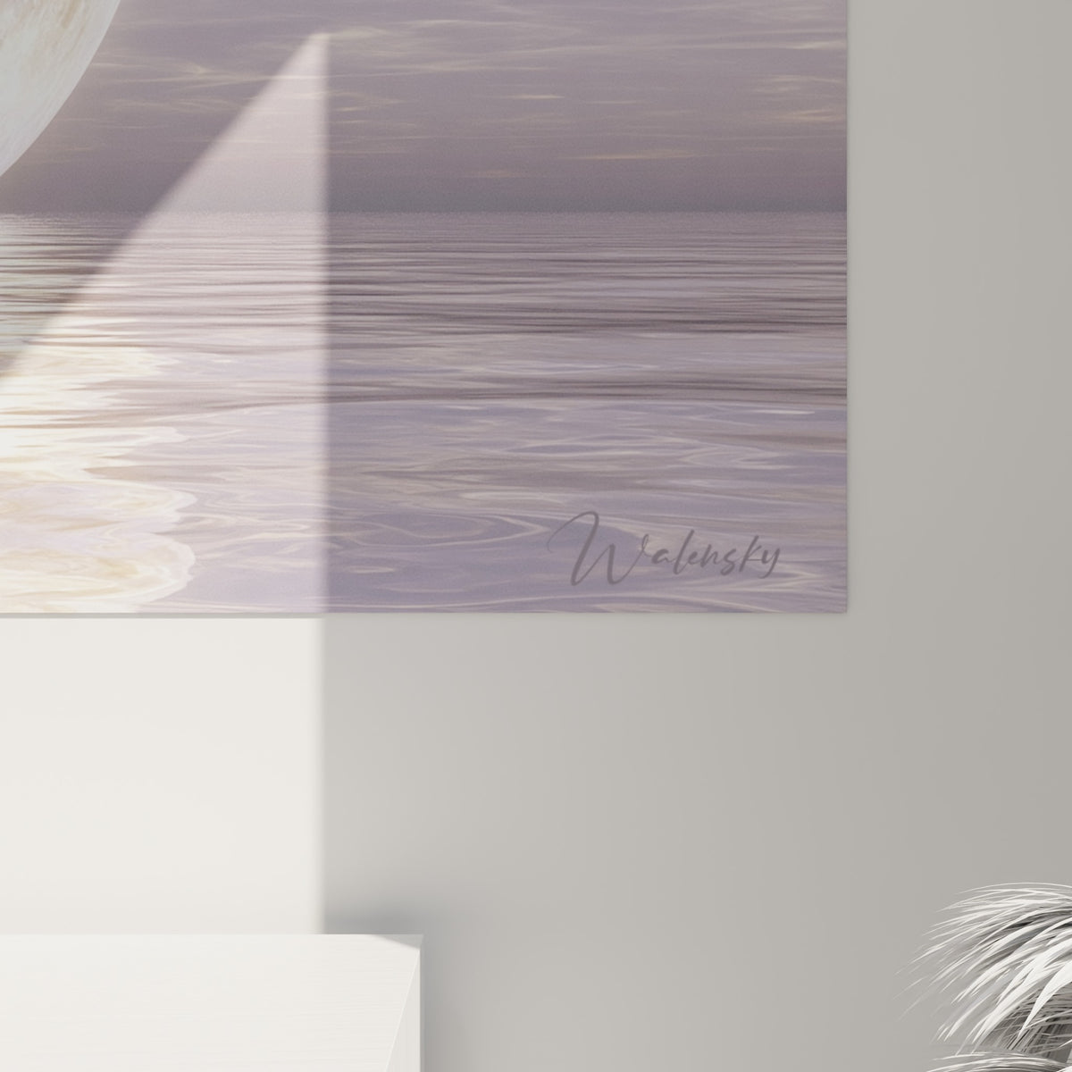 Détail du grain lunaire doré et des nuances mauve pastel visibles en gros plan sur la toile