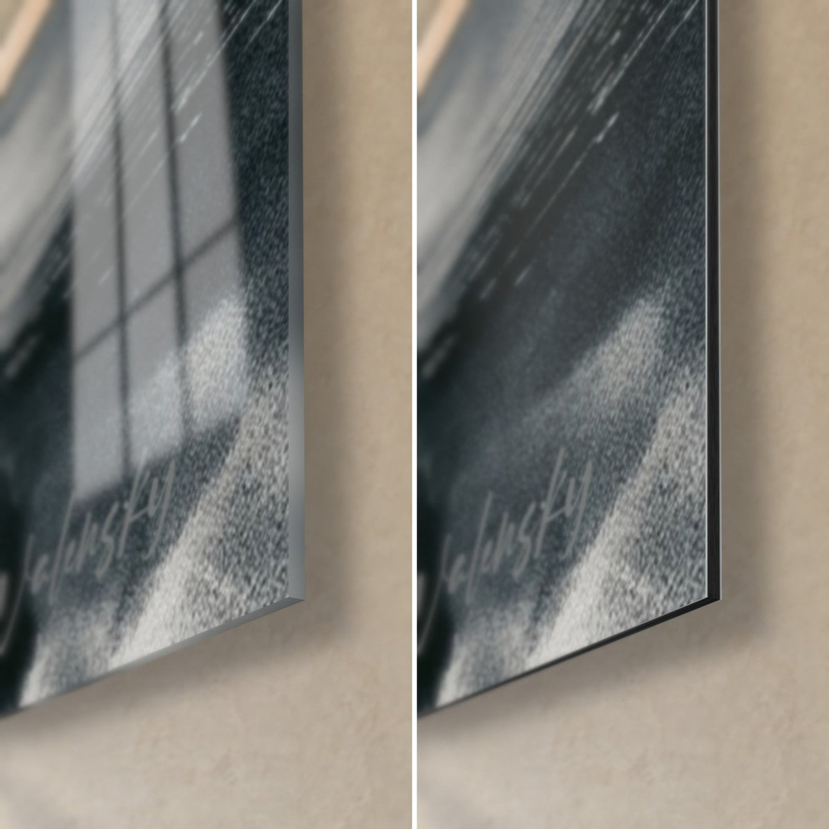 Schilderij maansatelliet in ivoor en antraciet, rechtsonder: glanzend acrylglas links, mat Dibond-aluminium rechts
