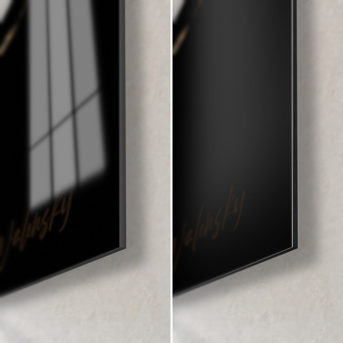 Tableau passeur en ombre noire sur disque doré, coin bas droit : verre brillant à gauche, Dibond mat à droite, tranche fine