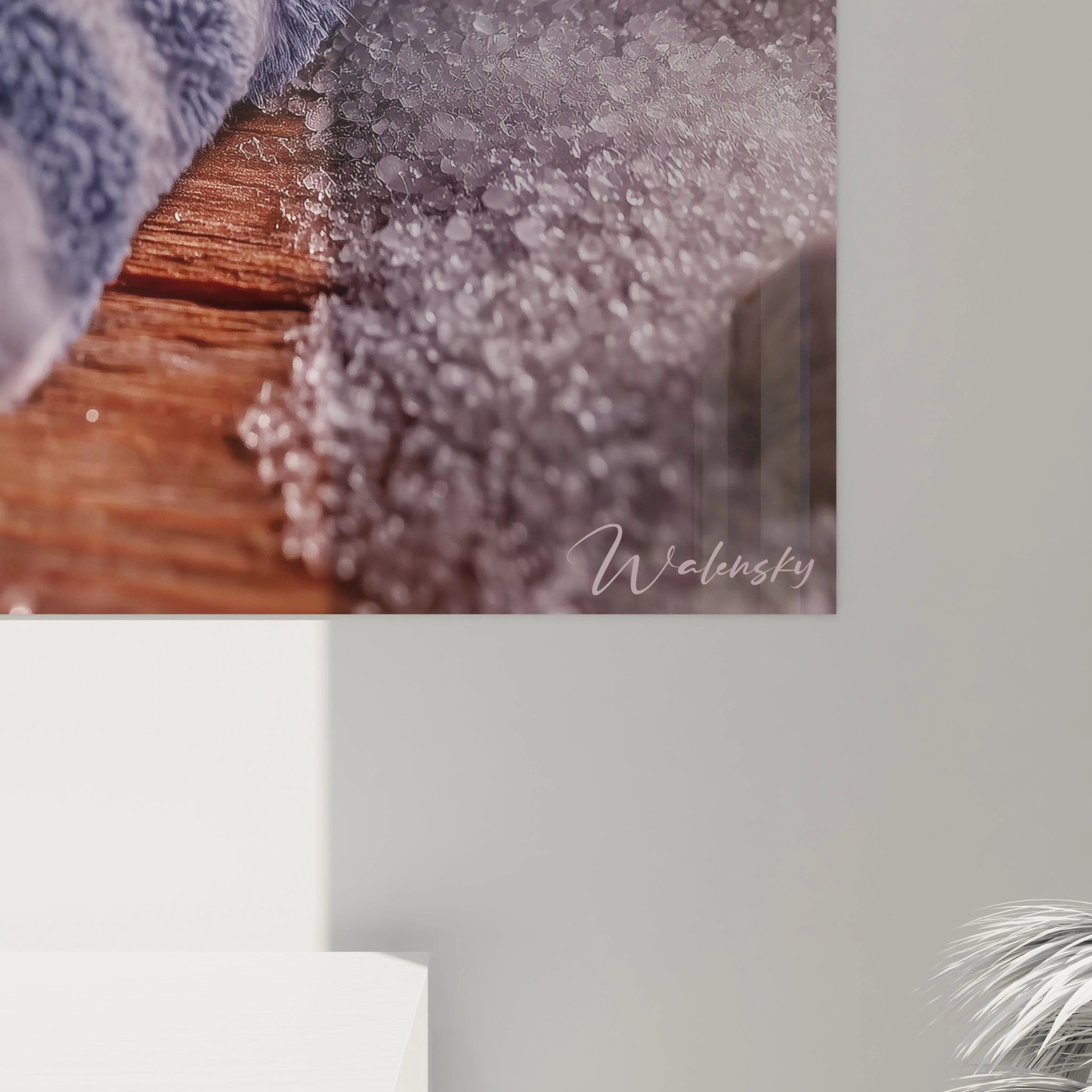 tableau mural lunettes de soleil Walensky gros plan decoratif de cristaux roses sur bois et tissu