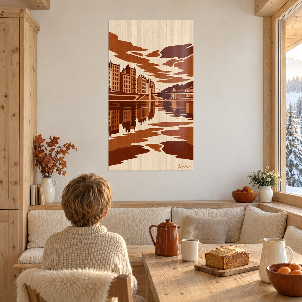 Gemälde Lyoner Flussufer in Intarsie, Karamell- und Cremetöne, Himmel mit geschnitzten Wolken, neben einem Chalet-Tisch