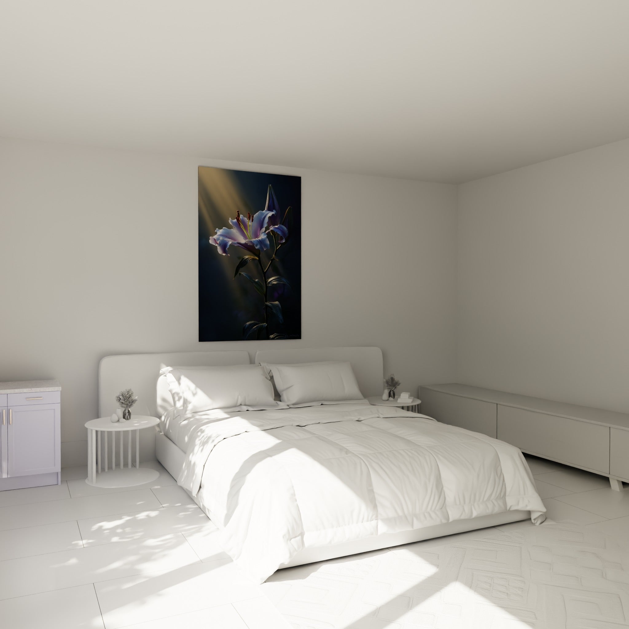 Fleur de lys blanche aux reflets roses accrochée au-dessus d'un lit dans une chambre claire