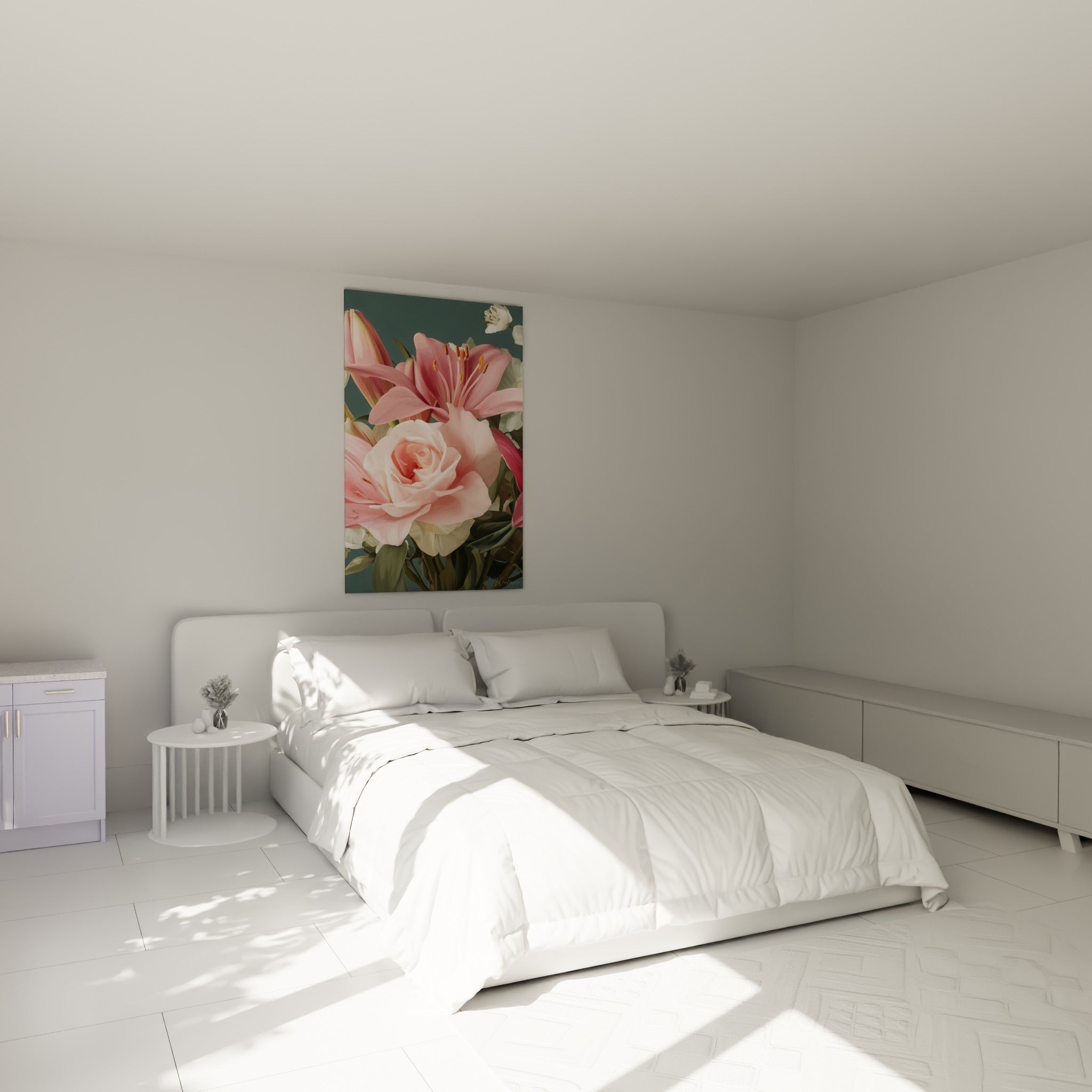 Bouquet de lys roses et blancs au-dessus d'un lit dans une chambre claire et paisible