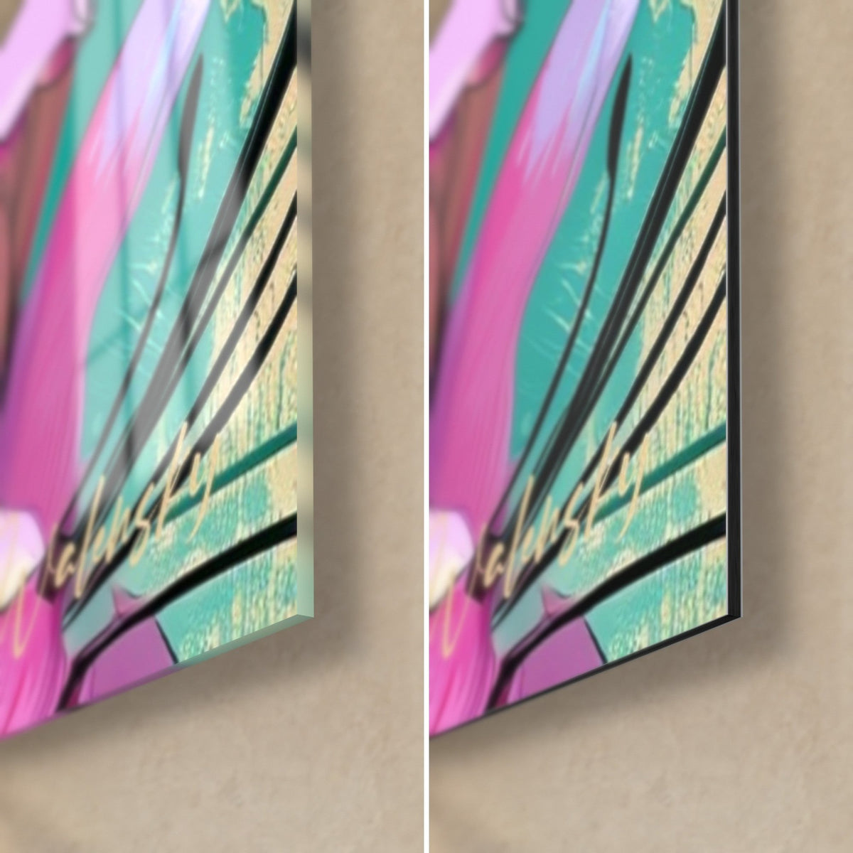 Cuadro de un lirio rosa con pétalos fucsia y violeta, esquina inferior derecha, cristal brillante a la izquierda, Dibond mate a la derecha, canto de 3 mm