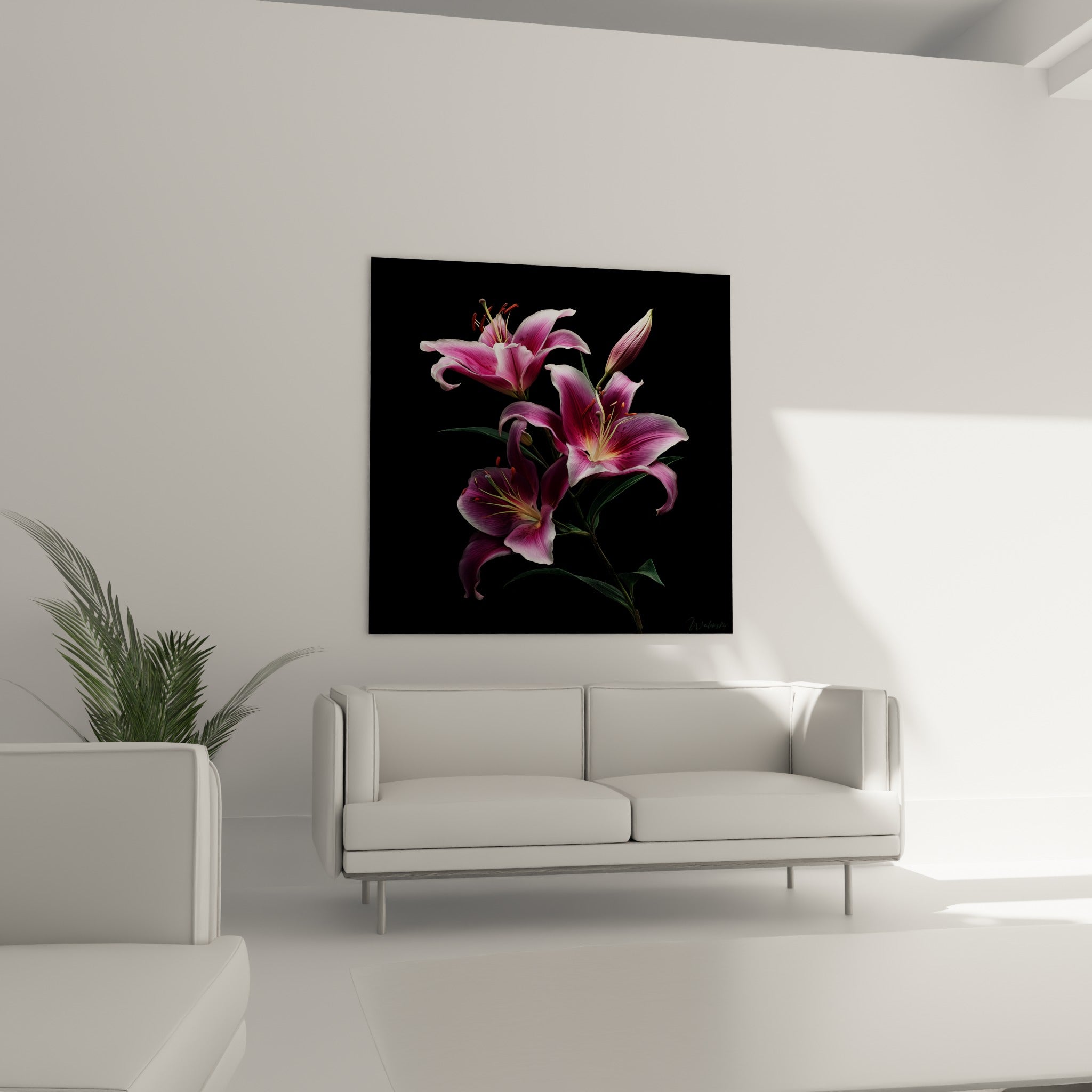 Bouquet de lys fuchsia et vert sombre disposé au-dessus d'un canapé dans un salon lumineux