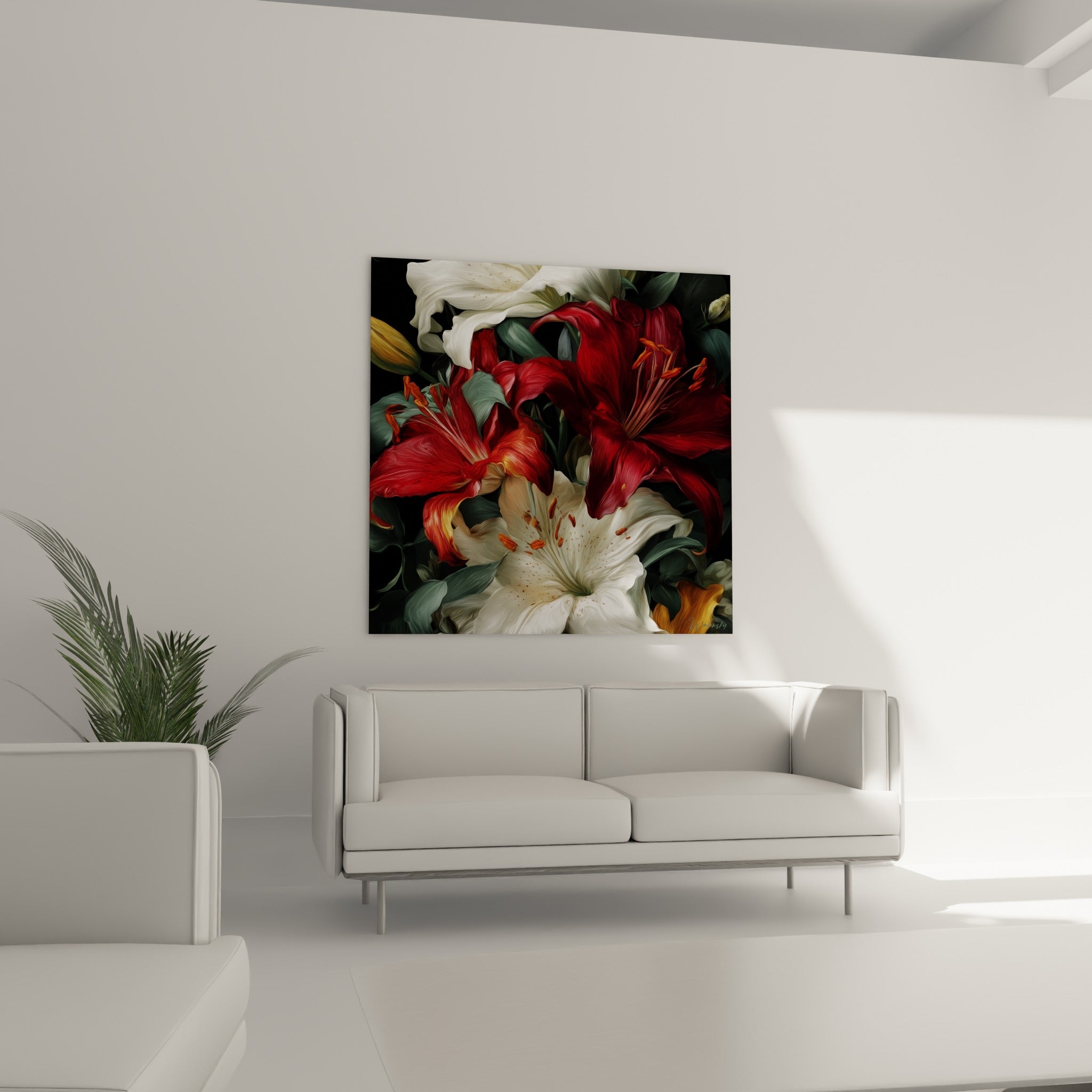 Fleurs de lys rouge et orangé aux longues étamines, au-dessus d'un canapé dans un salon lumineux