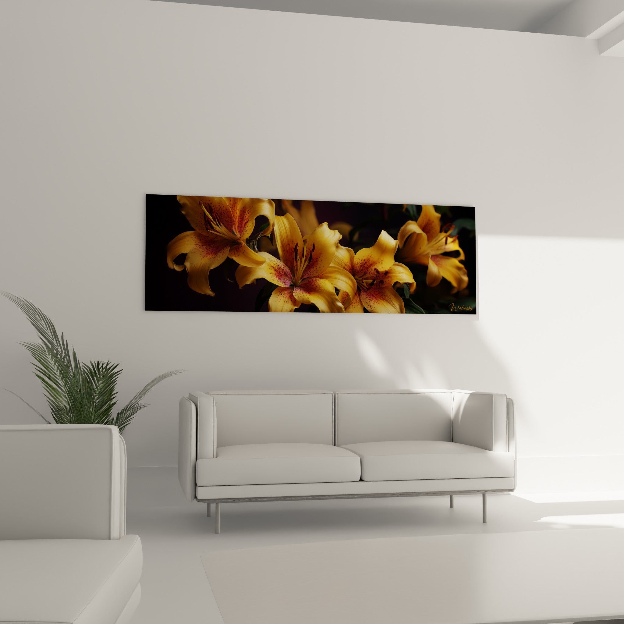 Bouquet de lys jaune safran et pourpre, tableau panoramique au-dessus d'un canapé dans un salon lumineux