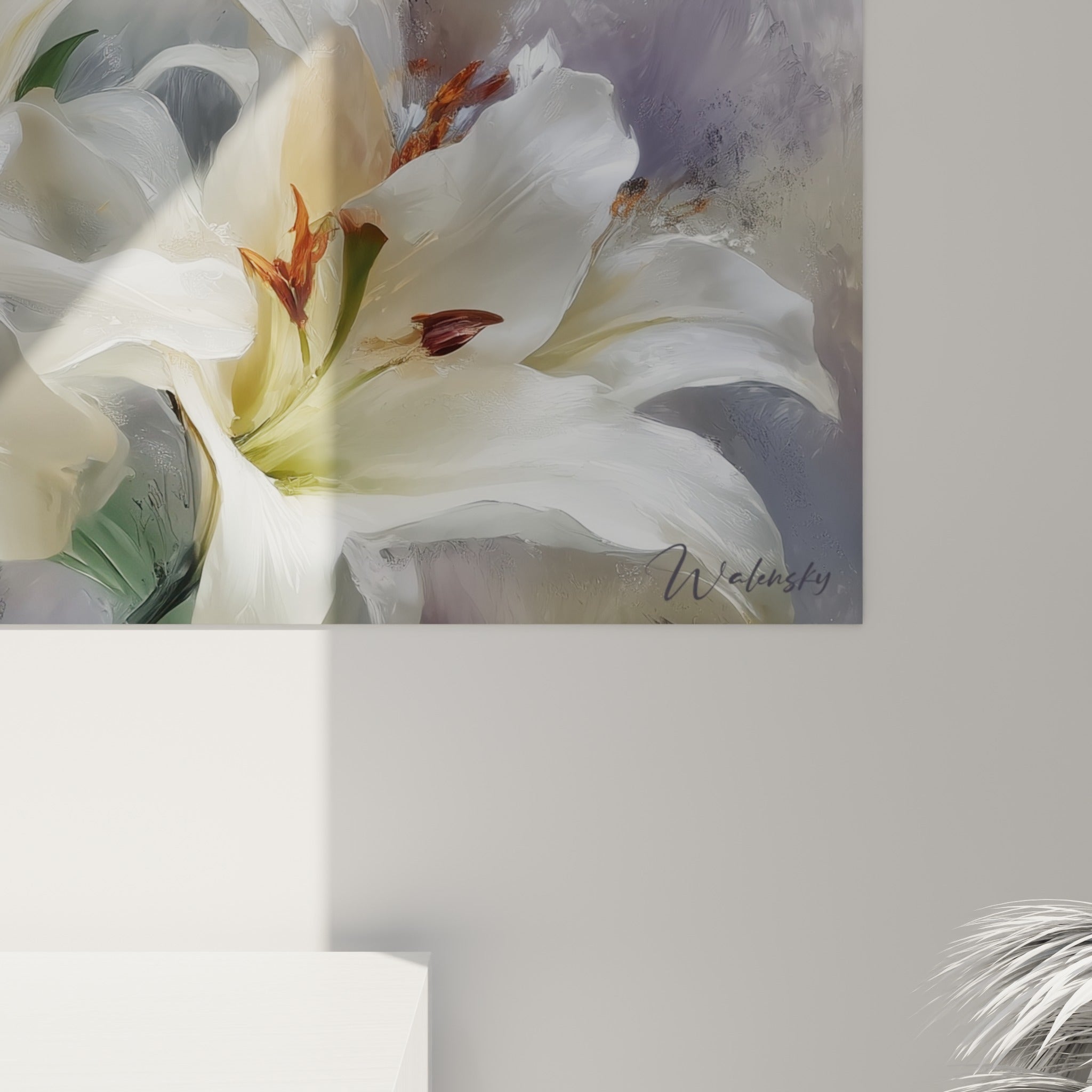 Pétales de lys blanc nacré et touches cuivrées visibles en matière picturale, empâtements et glacis sur la toile