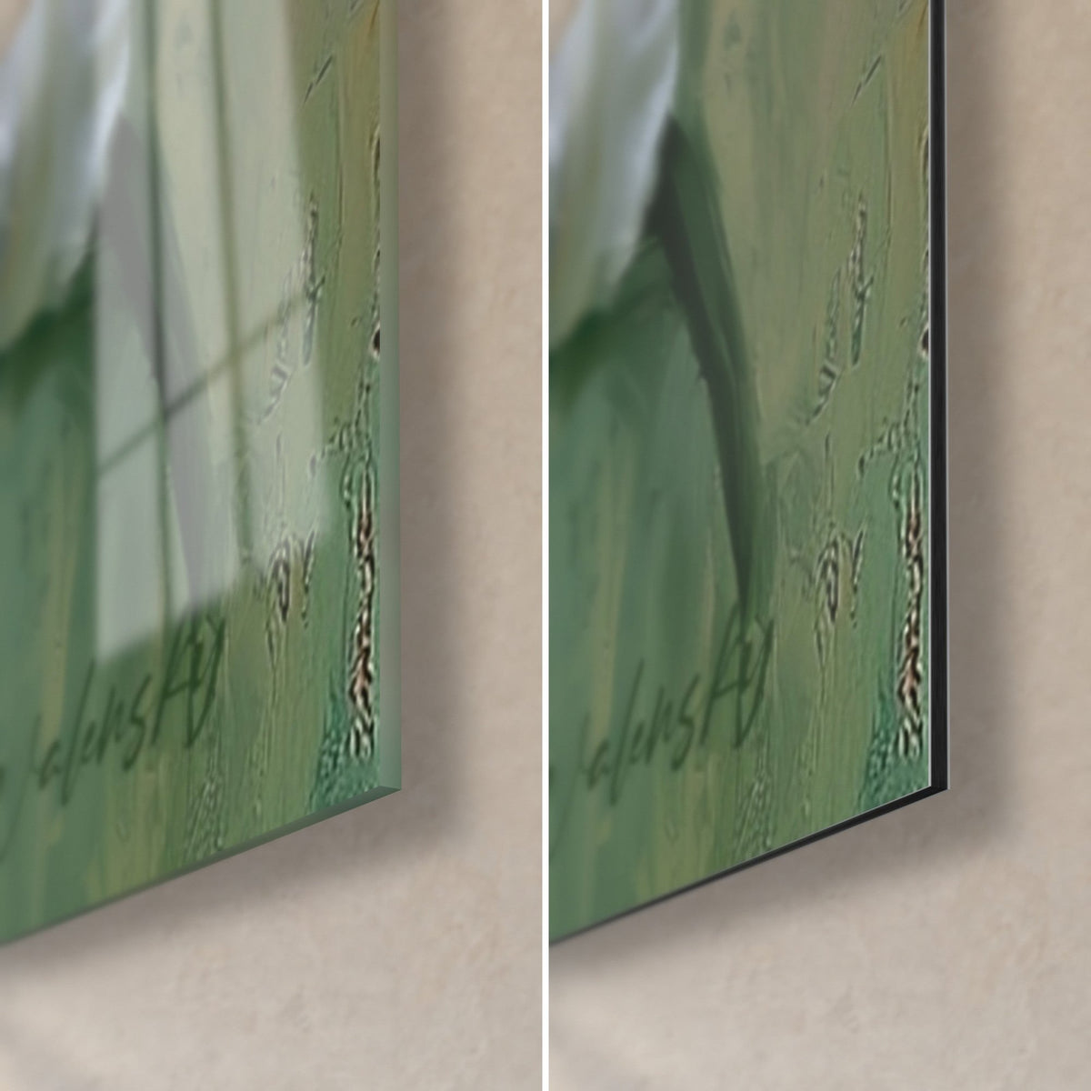Tableau lis crème aux corolles froissées, coin bas droit : verre acrylique brillant à gauche, alu Dibond mat vert à droite, tranche de 3 mm