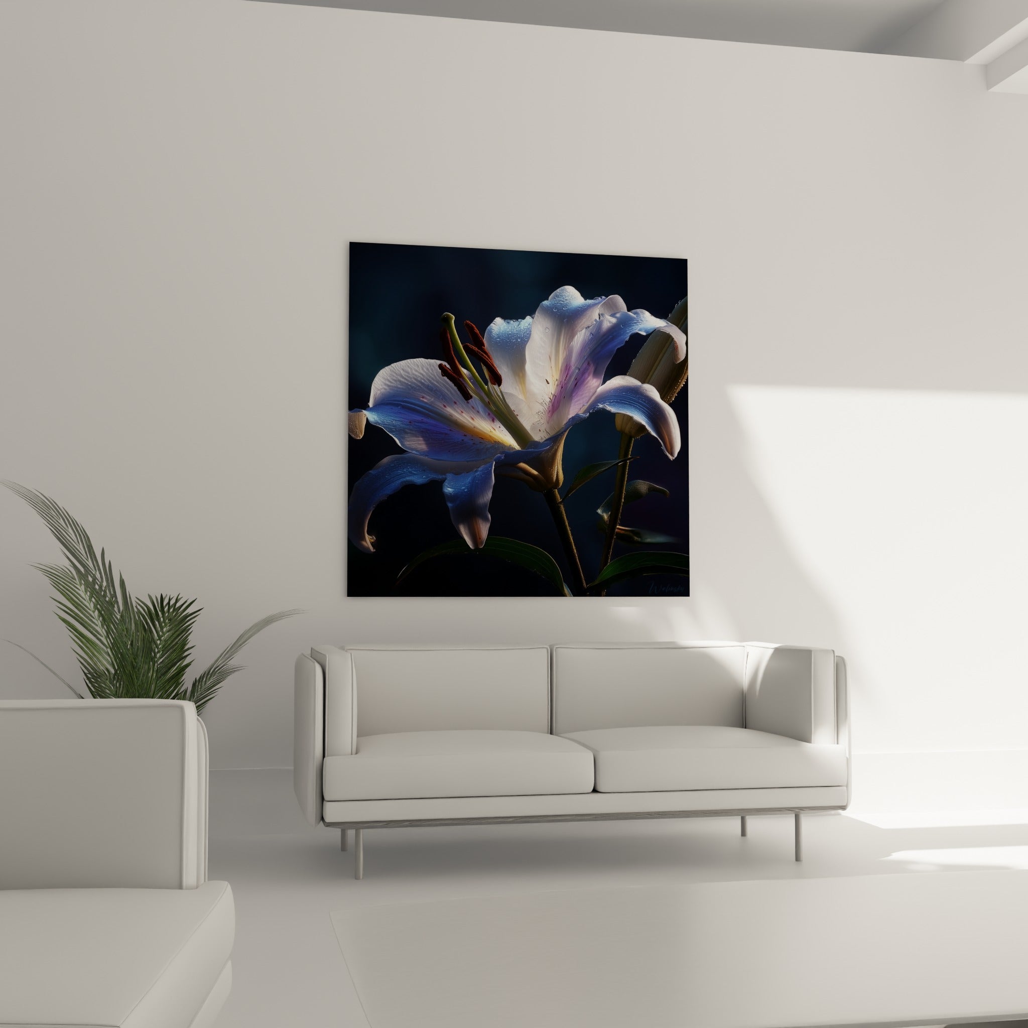 Pétales de lys blanc et bleu marine finement détaillés, au-dessus d'un canapé dans un salon lumineux