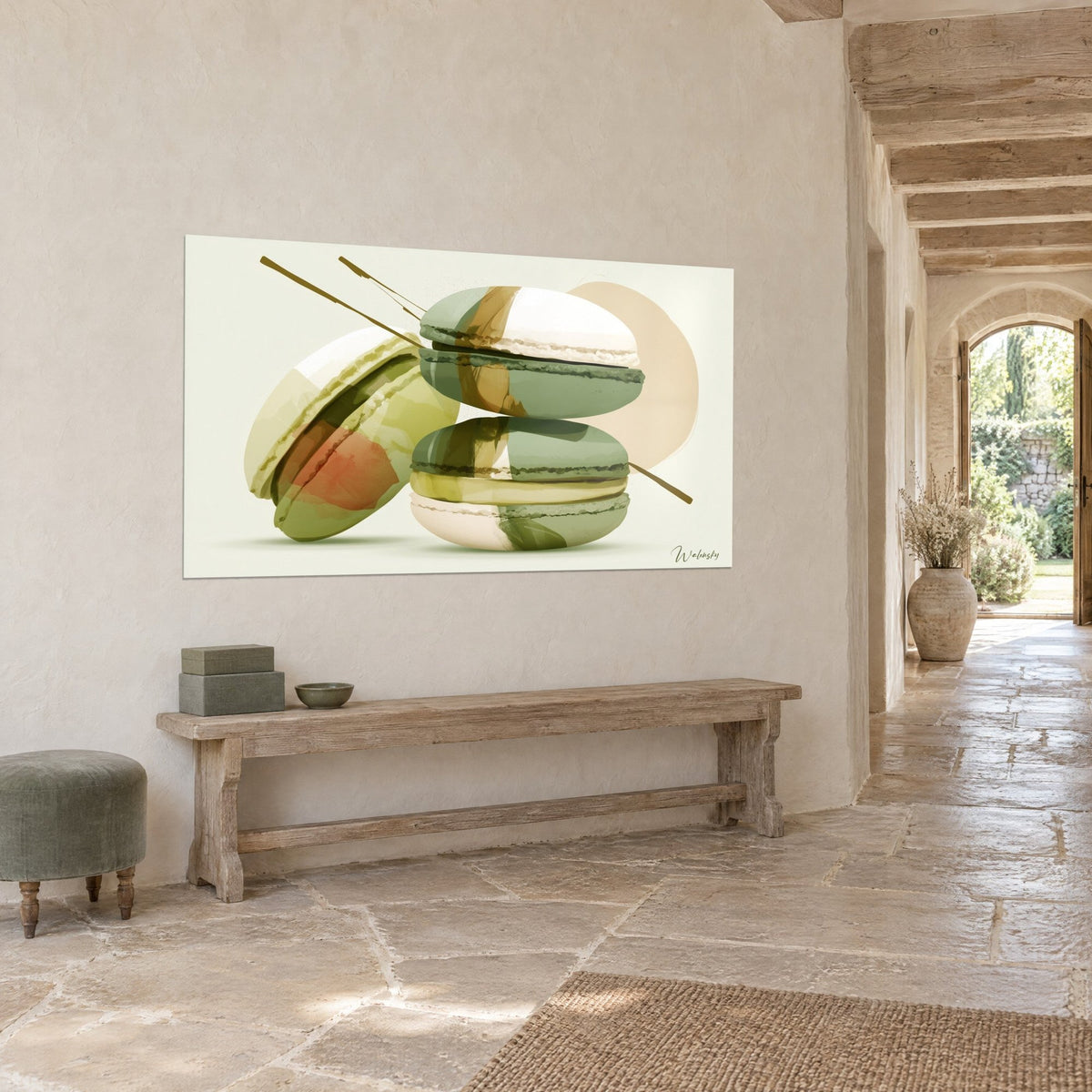 Tableau trio de pâtisseries peintes, coques sauge et ocre, disque beige en fond, vue de trois-quarts, maison en pierre