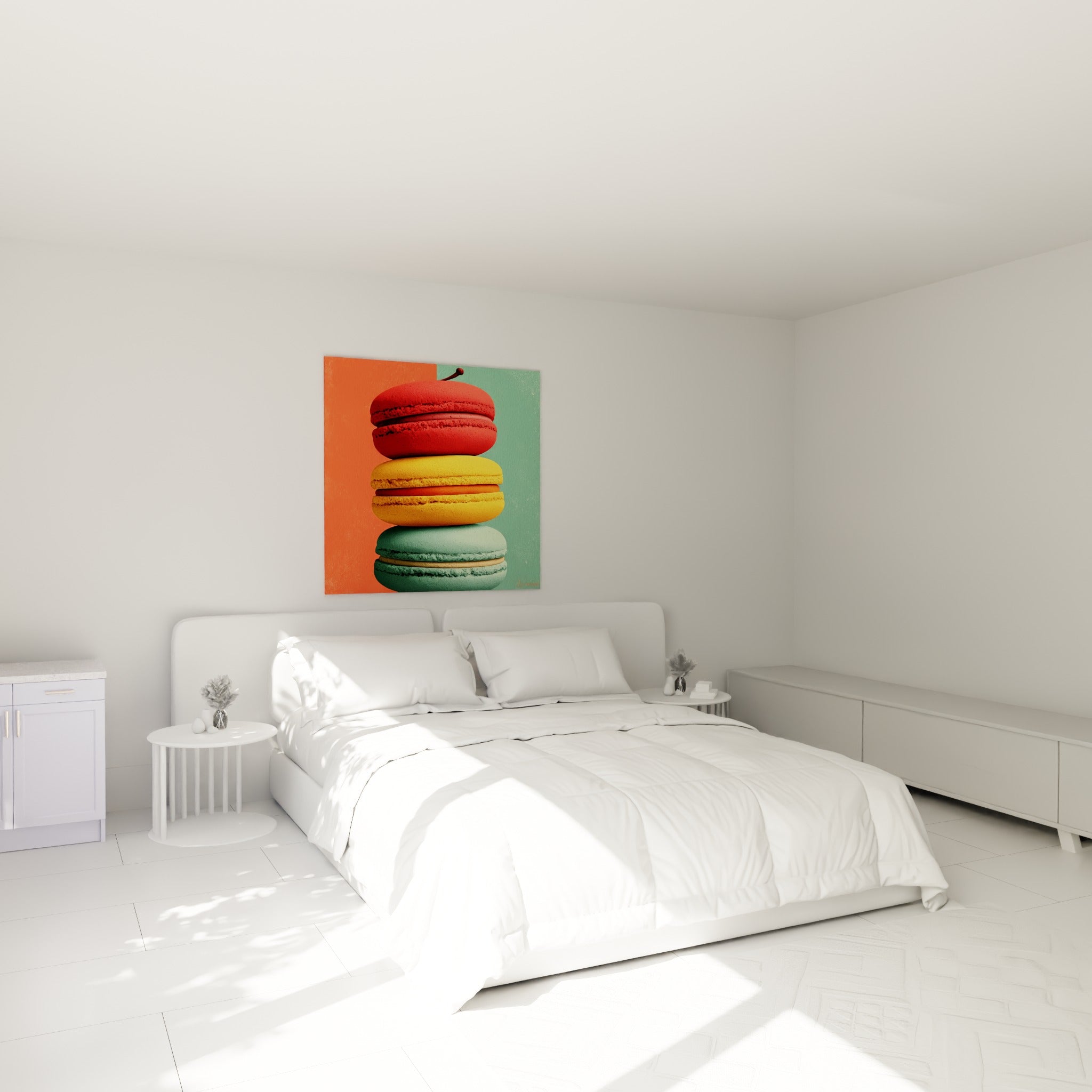 Empilement de macarons rouge et jaune safran, au-dessus d'un lit dans une chambre claire