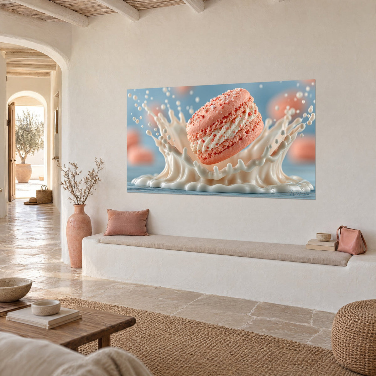Tableau biscuit rose fourré de chantilly ivoire jaillissant d'une éclaboussure laiteuse, fond bleu pastel, banquette en chaux et terre cuite