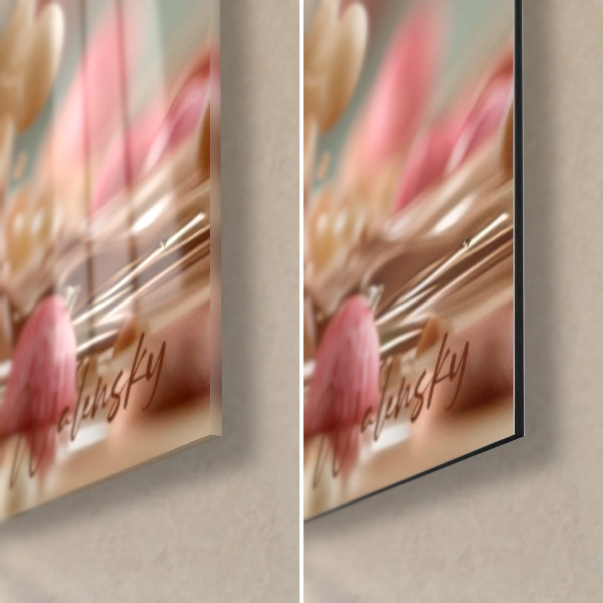 Tableau gâteau macaron rose et crème, coin bas droit : verre acrylique brillant à gauche, alu Dibond noir mat à droite
