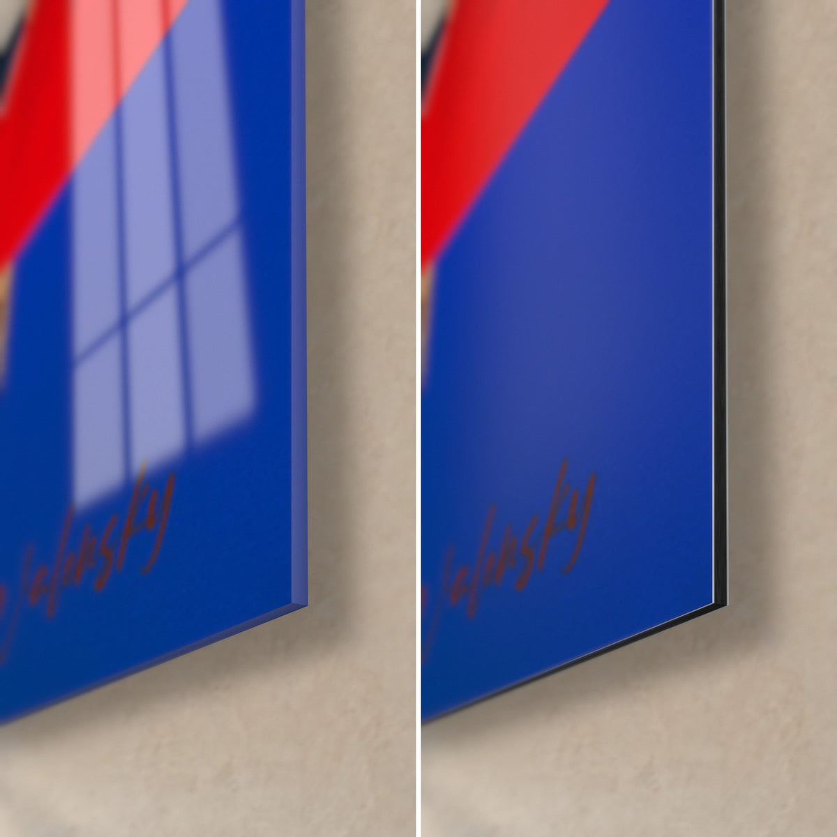 Tableau main de Fatma, coin bas droit : acrylique brillant aux reflets sur aplat bleu et rouge, Dibond mat, tranche fine