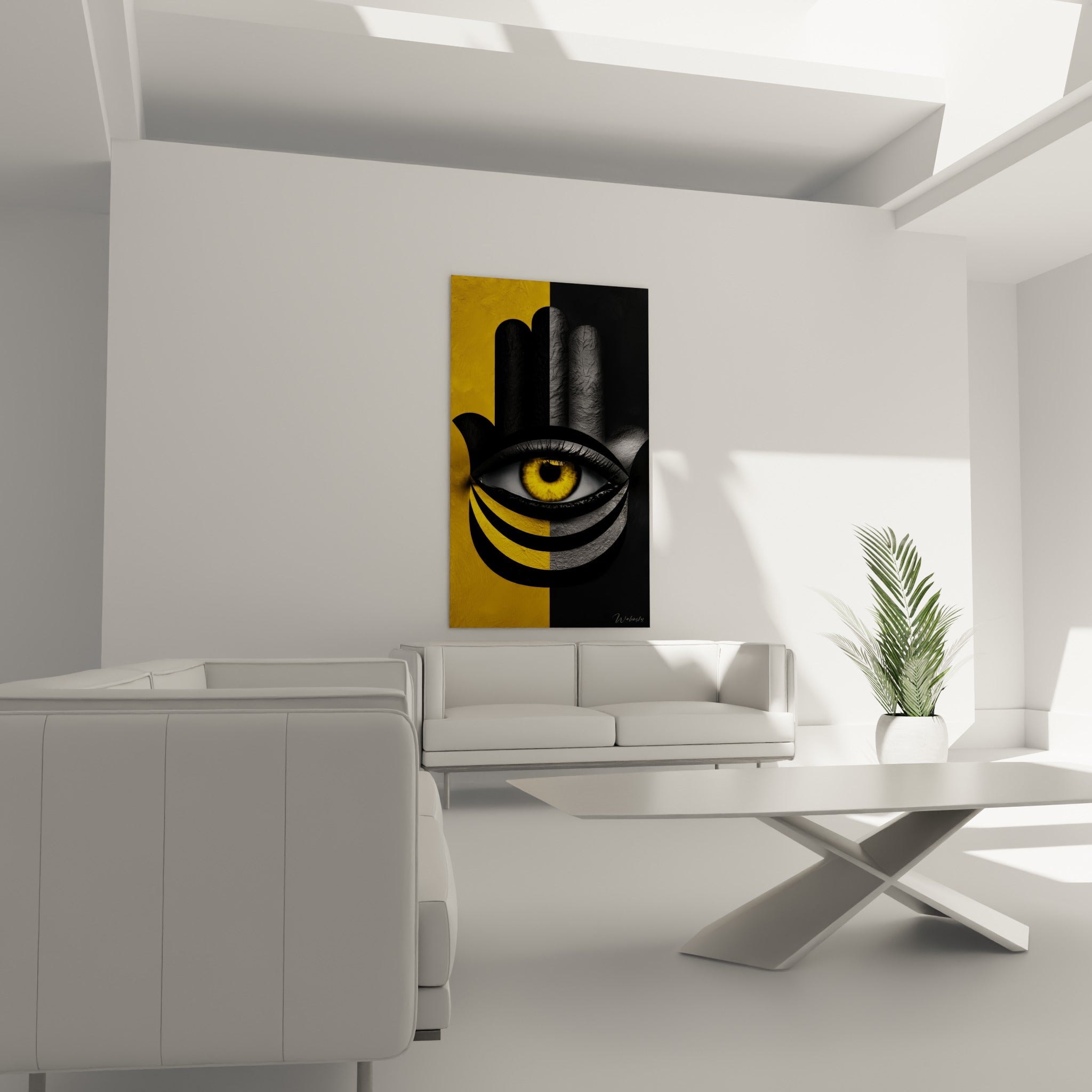 Symbole de la Main de Fatma bicolore jaune et gris suspendu au-dessus d'un canapé dans un salon lumineux