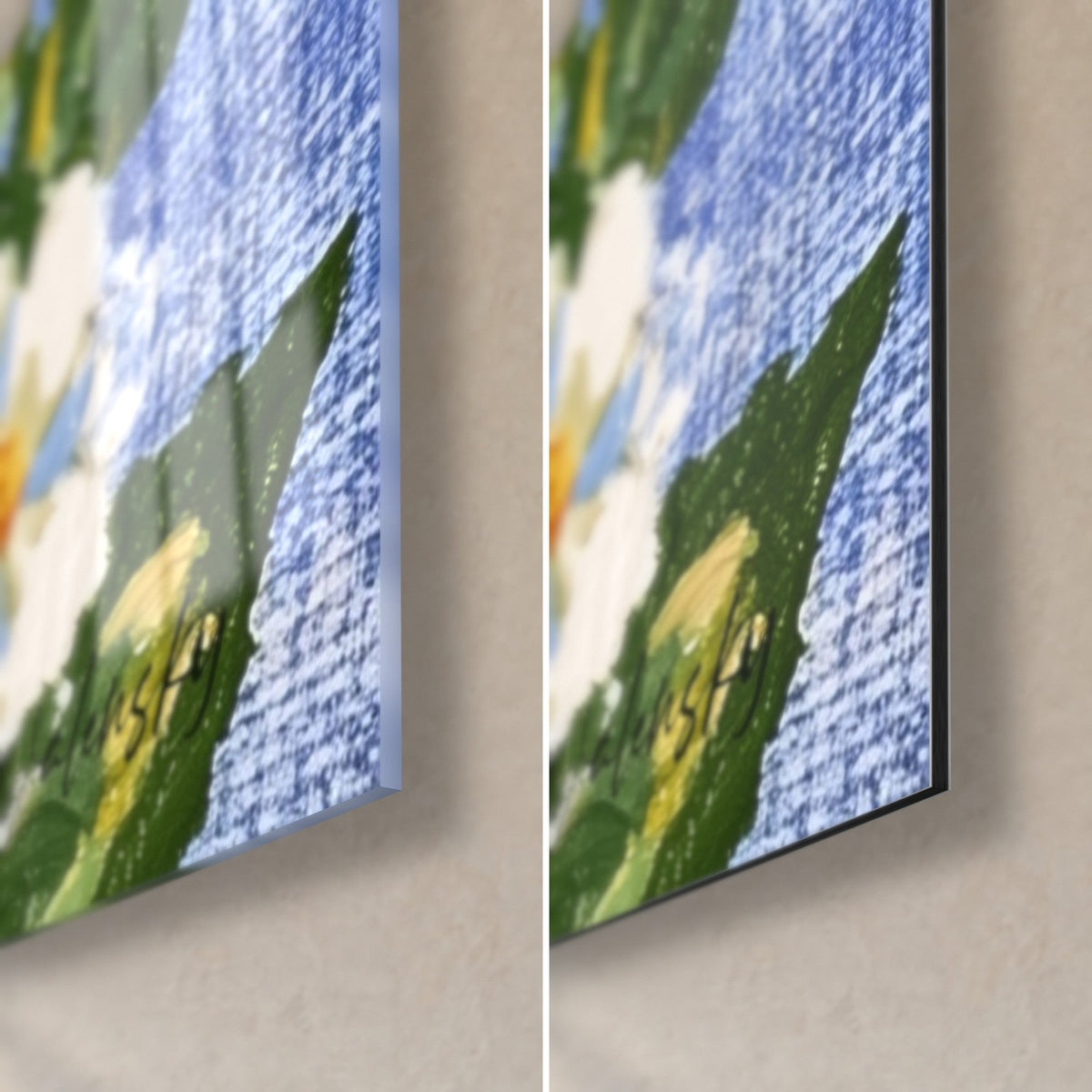 Tableau paume protectrice au contour bleu roi, coin bas droit : verre acrylique brillant à gauche, Dibond noir mat à droite, tranche 3 mm
