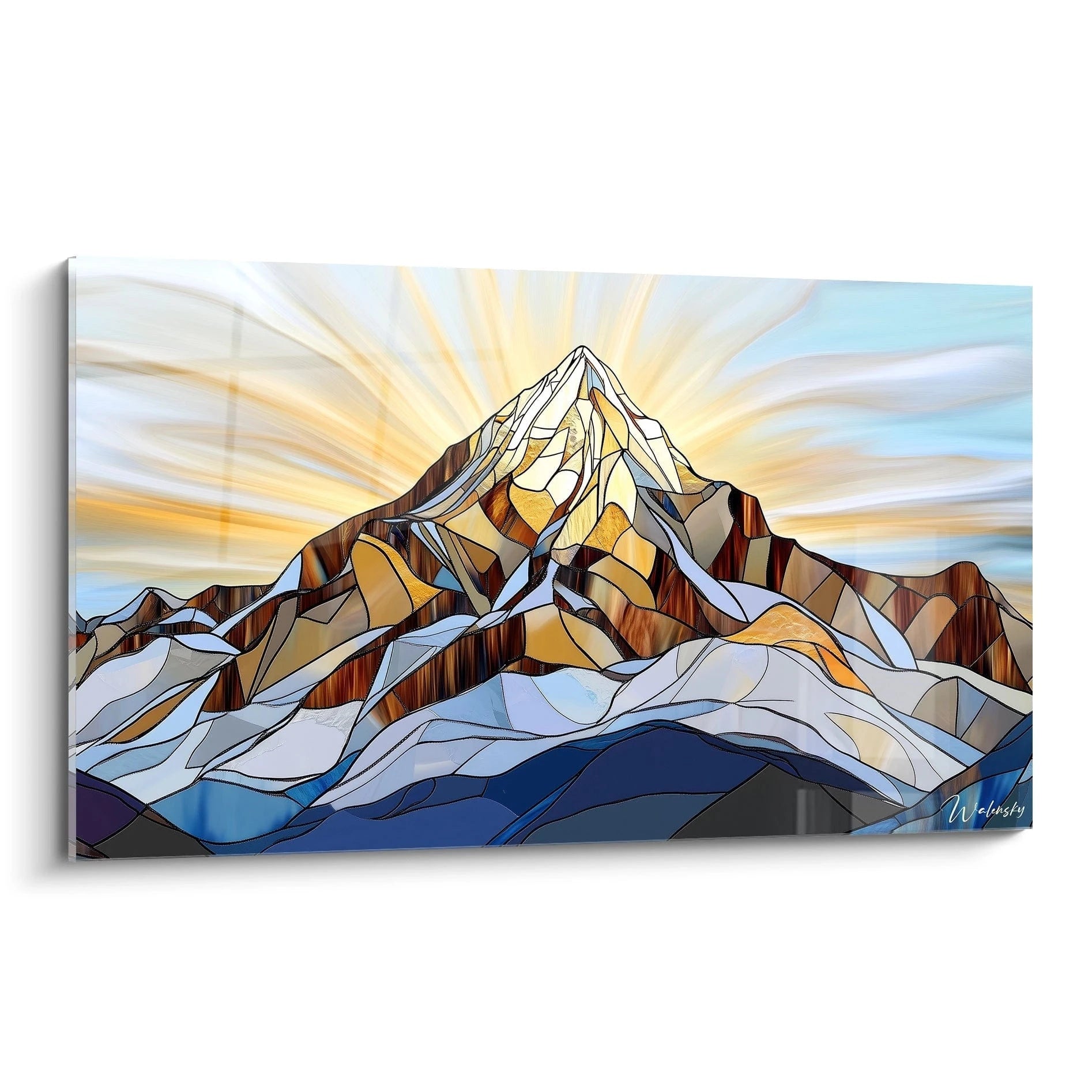 Un tableau montagne vitrail représentant un sommet alpin stylisé aux facettes géométriques multicolores, avec des contours noirs prononcés, des tons bleus et dorés dominants, et un effet de rayonnement lumineux émanant du pic central sur fond de ciel azur.
