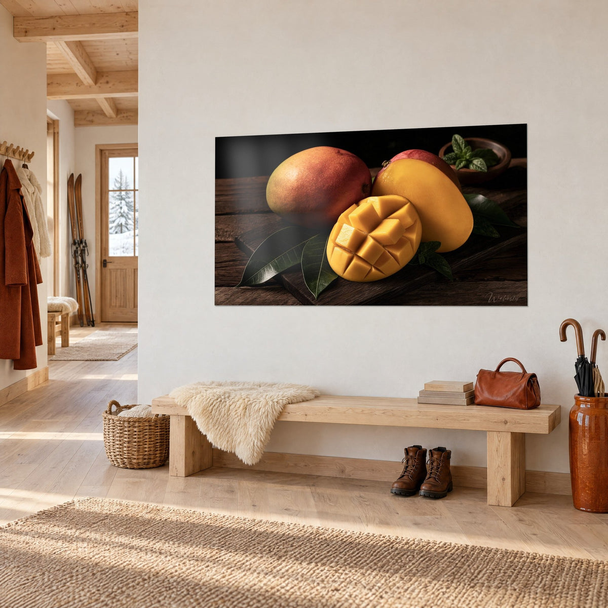 Tableau fruits tropicaux à la peau rouge et verte, chair jaune éclatante sur bois sombre, accroché au-dessus d'un banc en chalet