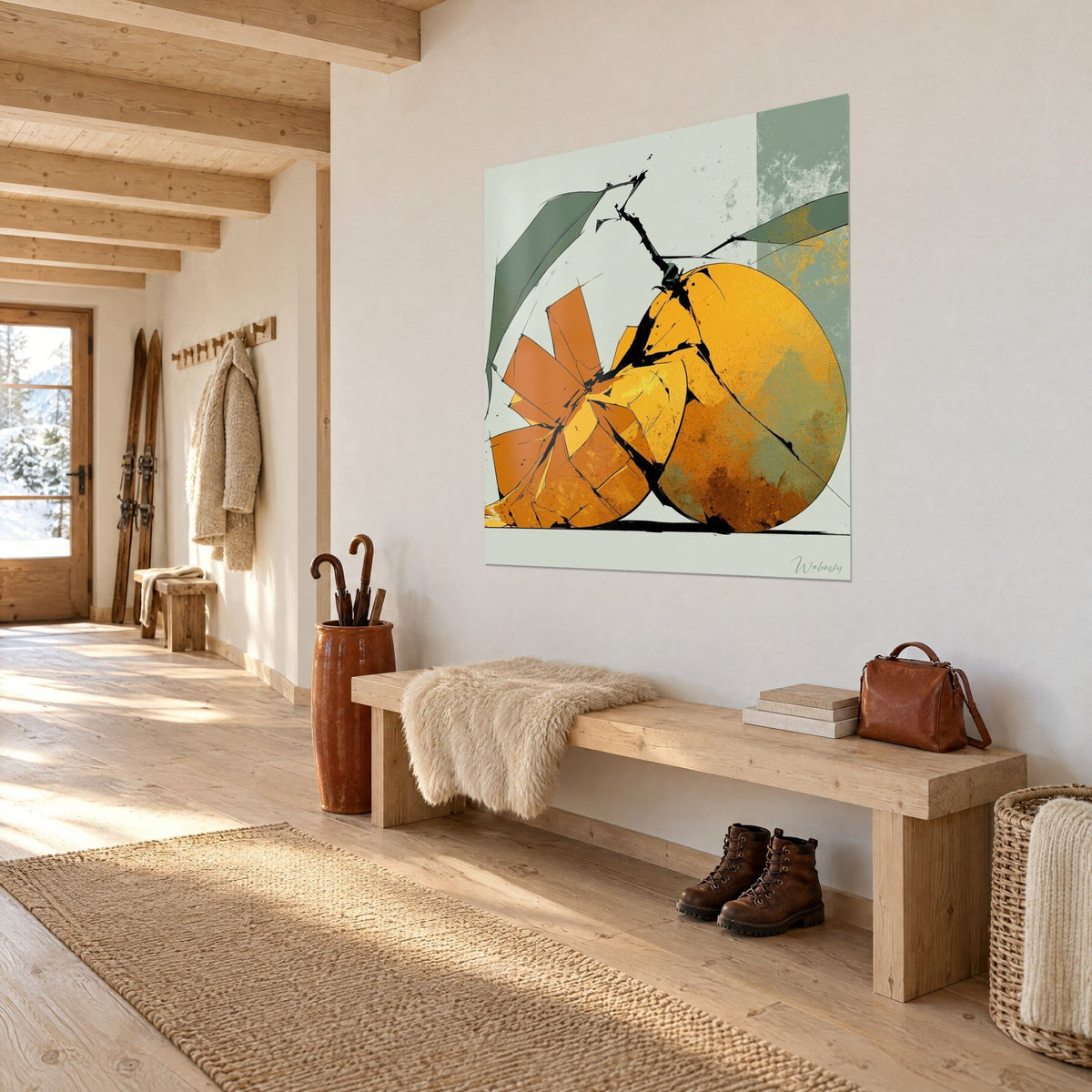 Tableau fruit tropical fendu, peau ocre et feuille vert sauge, mur blanc d'un couloir de chalet boisé près d'un banc