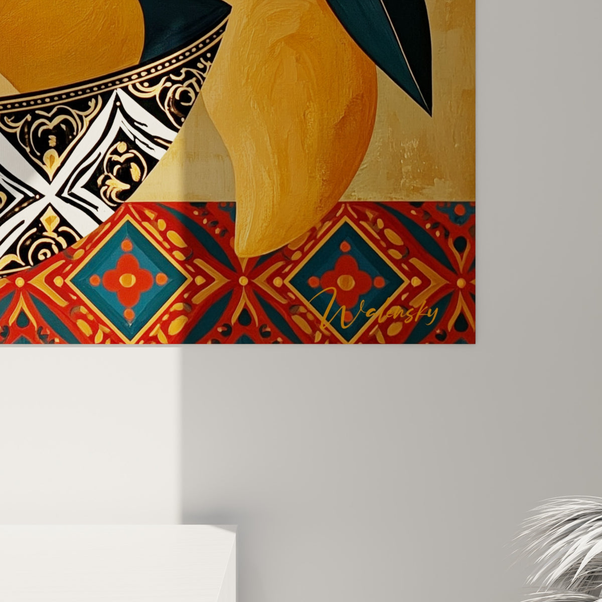 Détail des empâtements de peinture sur les mangues dorées et le feuillage anthracite texturé de l'œuvre