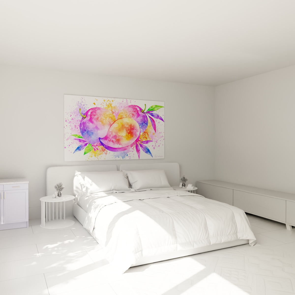 Deux mangues violettes et une tranche dorée en aquarelle, au-dessus d'un lit dans une chambre claire