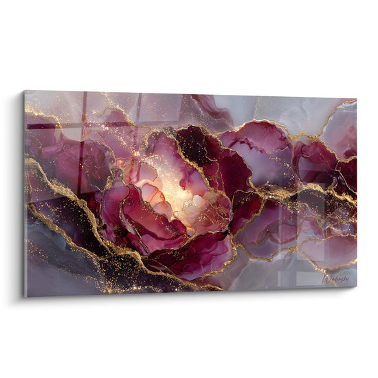Tableau marbre abstrait aux tons pourpres et veines dorées scintillantes sur fond fluide