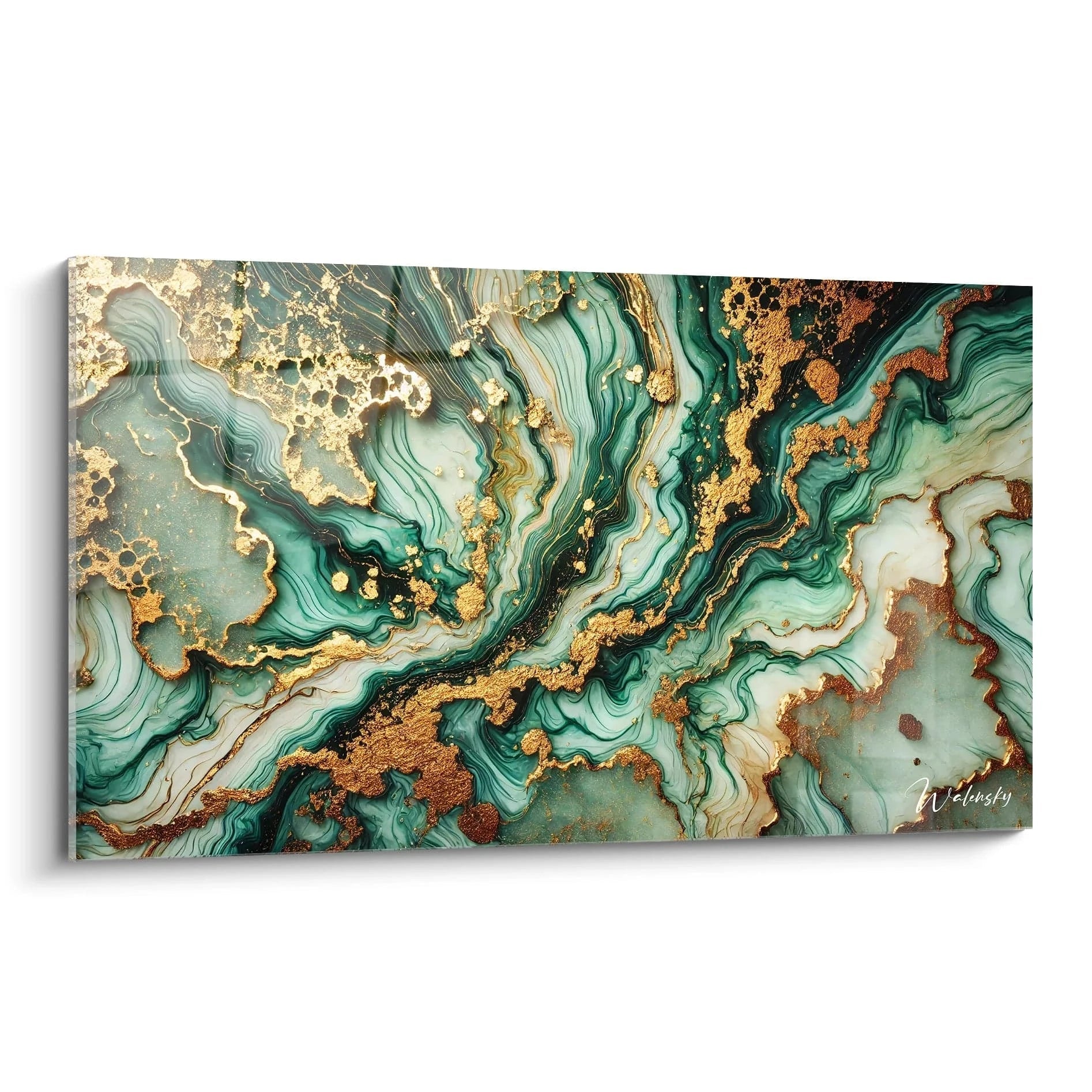 Tableau style epoxy avec des lignes fluides et sinueuses, dominées par un vert profond et des éclats dorés. L'effet de profondeur et les contrastes de couleurs créent une énergie vibrante.

