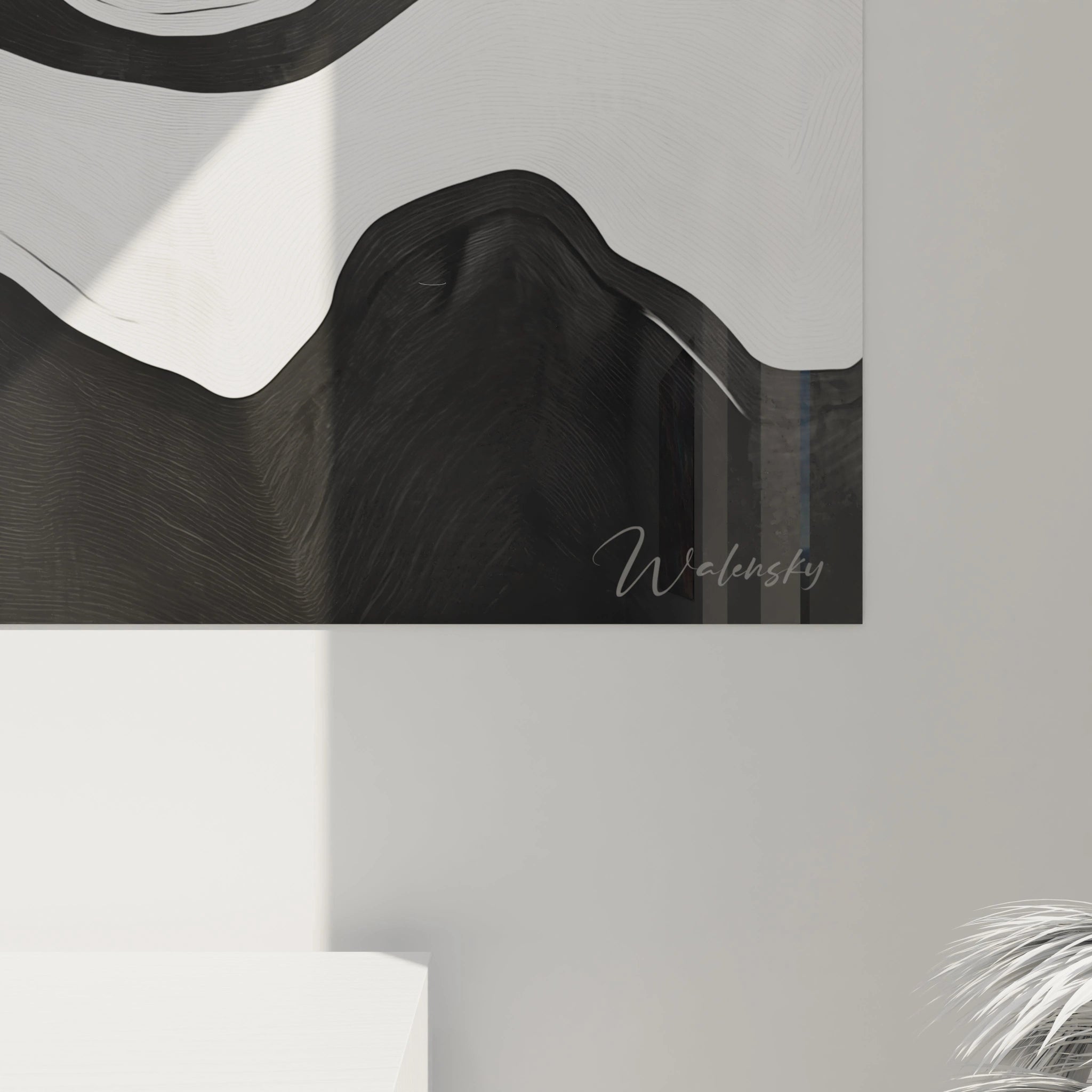 Un tableau monochrome aux motifs ondulants où le noir et le blanc s'entremêlent dans une danse visuelle fluide. Les formes organiques créent une composition abstraite rythmée par des courbes sinueuses et des contrastes marqués, avec une texture finement travaillée aux transitions graduelles.
