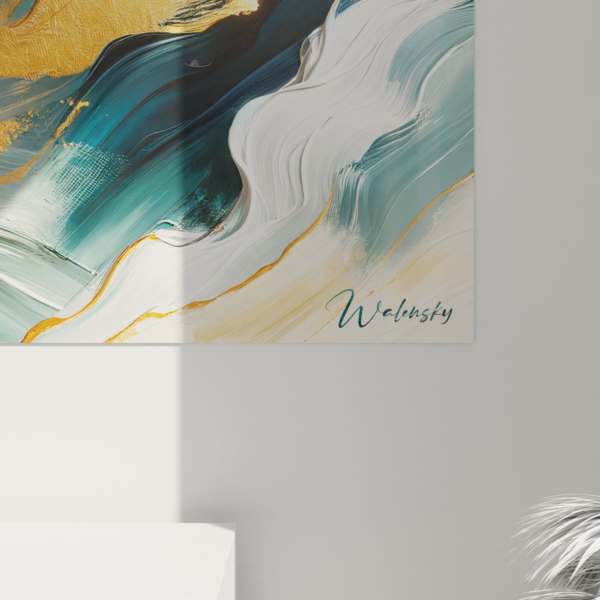 Un tableau abstrait de flux aquatiques aux accents précieux. Utilise une palette de vert jade, blanc pur, or métallisé et bleu-noir. La texture présente des couches généreuses de peinture formant des ondulations qui s'entrecroisent, avec des veines dorées brillantes qui contrastent avec les masses fluides blanches et vertes, créant un effet de mouvement et de profondeur.
