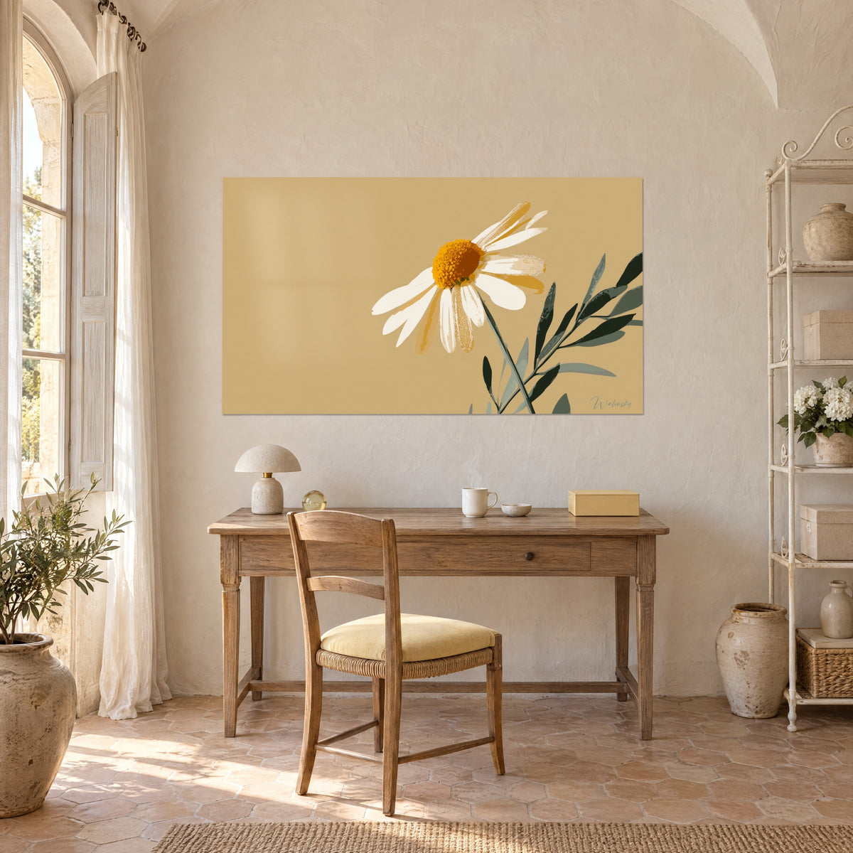 Quadro fiore di campo grafico, petali bianchi e dorati, cuore arancio, fogliame verde abete, scrivania in legno, casale provenzale