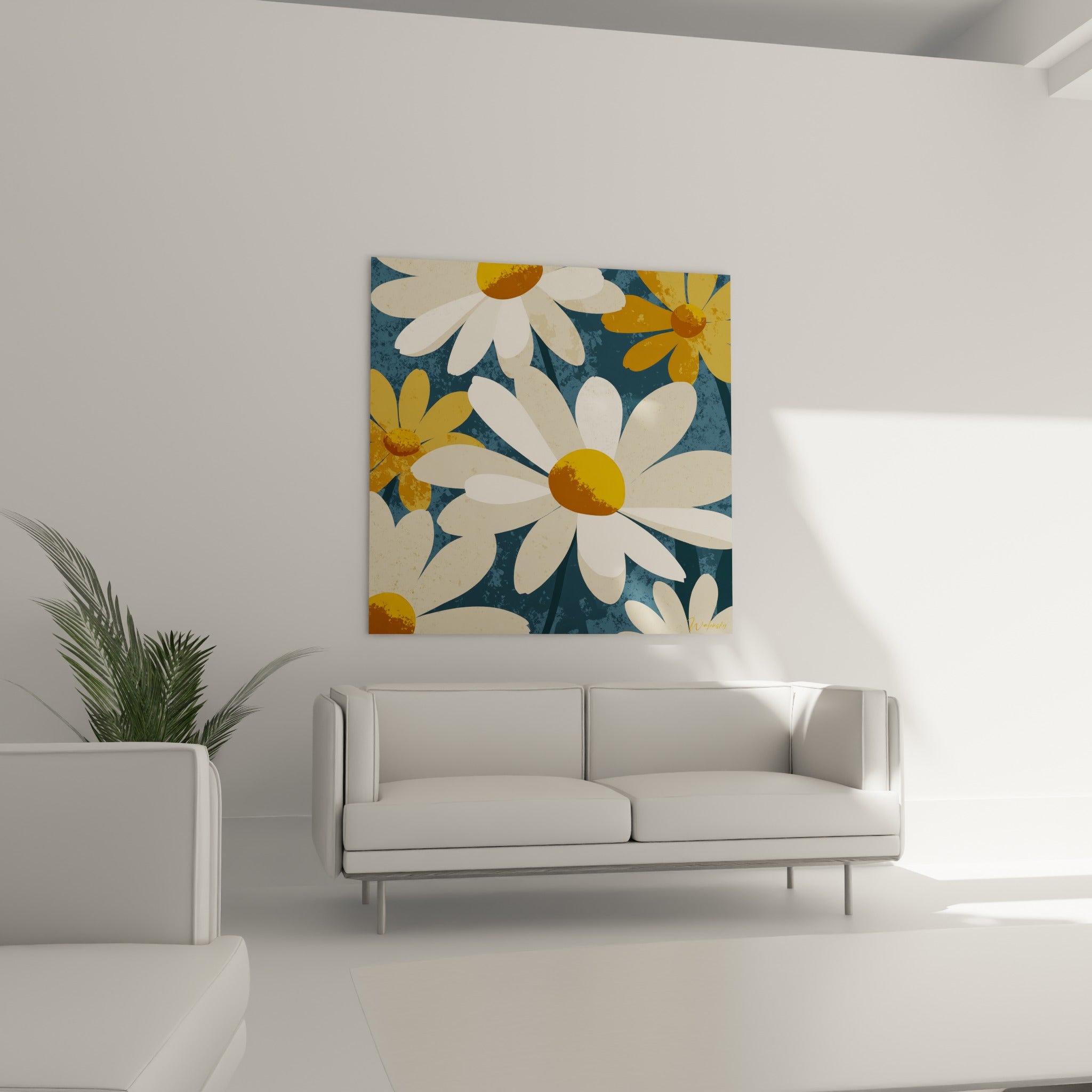 Grandes fleurs bleu pétrole et ocre doré au-dessus d'un canapé dans un salon lumineux