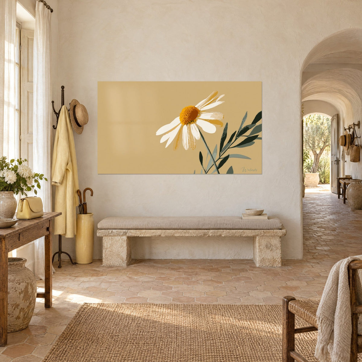Tableau fleur à pétales crème et or, tige vert-de-gris et feuilles sombres sur aplat sable, mas provençal, banc de pierre