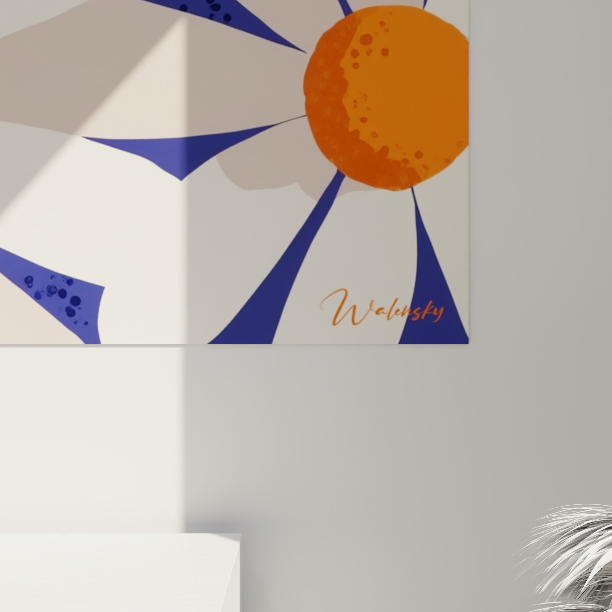 Grain et aplats de peinture visibles sur les pétales beige et le cœur orange granuleux d'une marguerite, angle rapproché