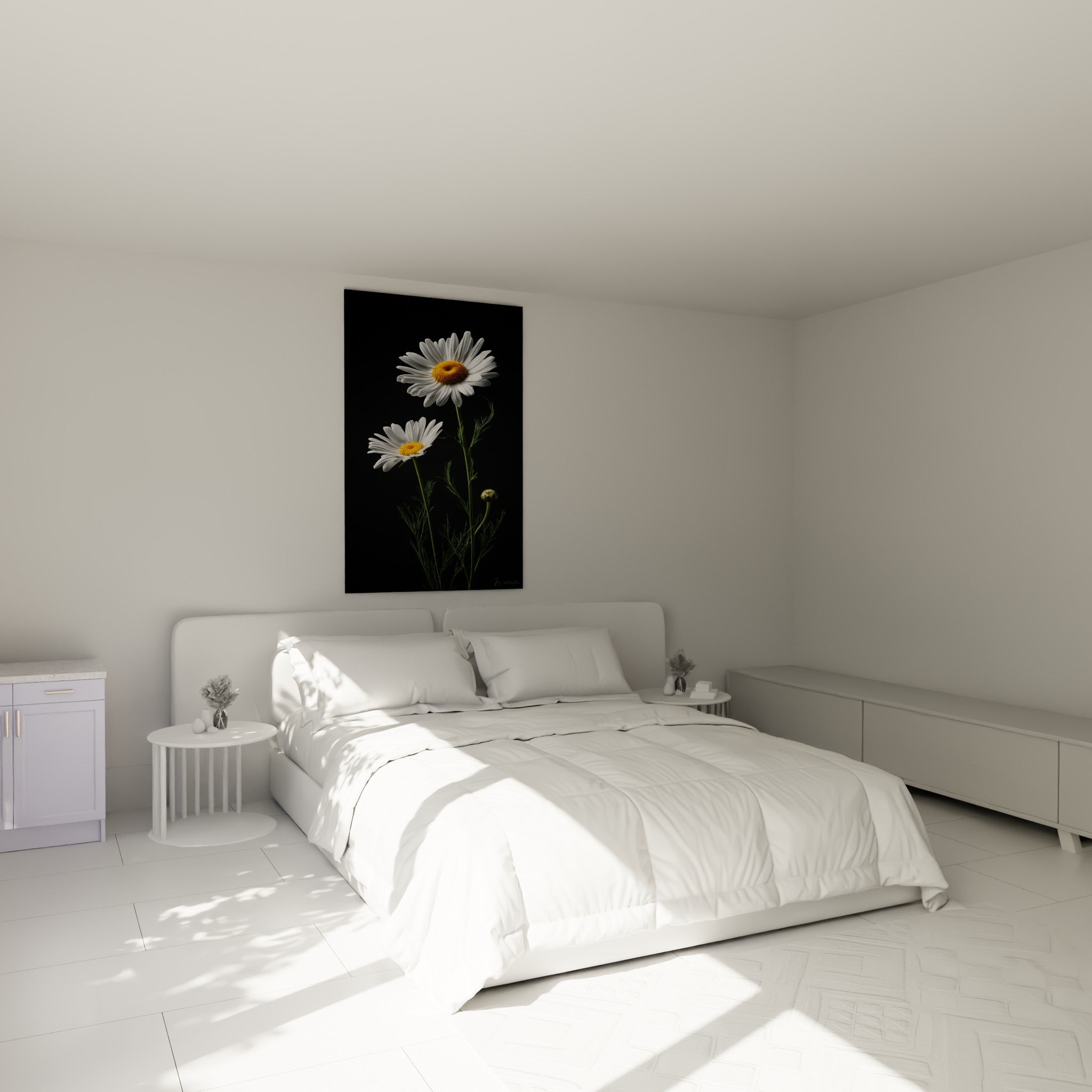 Marguerites blanches et dorées aux tiges vertes fines, accrochées au-dessus d'un lit dans une chambre claire