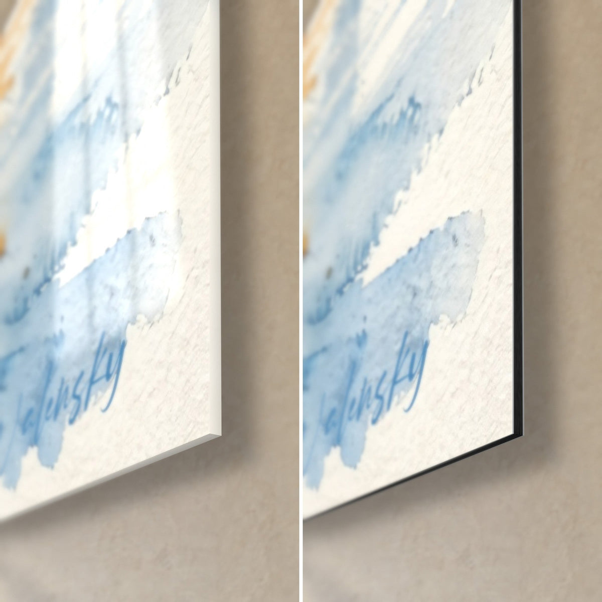 Schilderij van een haven in aquarel met vervaagde blauwtinten op crèmekleurig papier, rechteronderhoek: glanzend glas links, mat Dibond-aluminium rechts