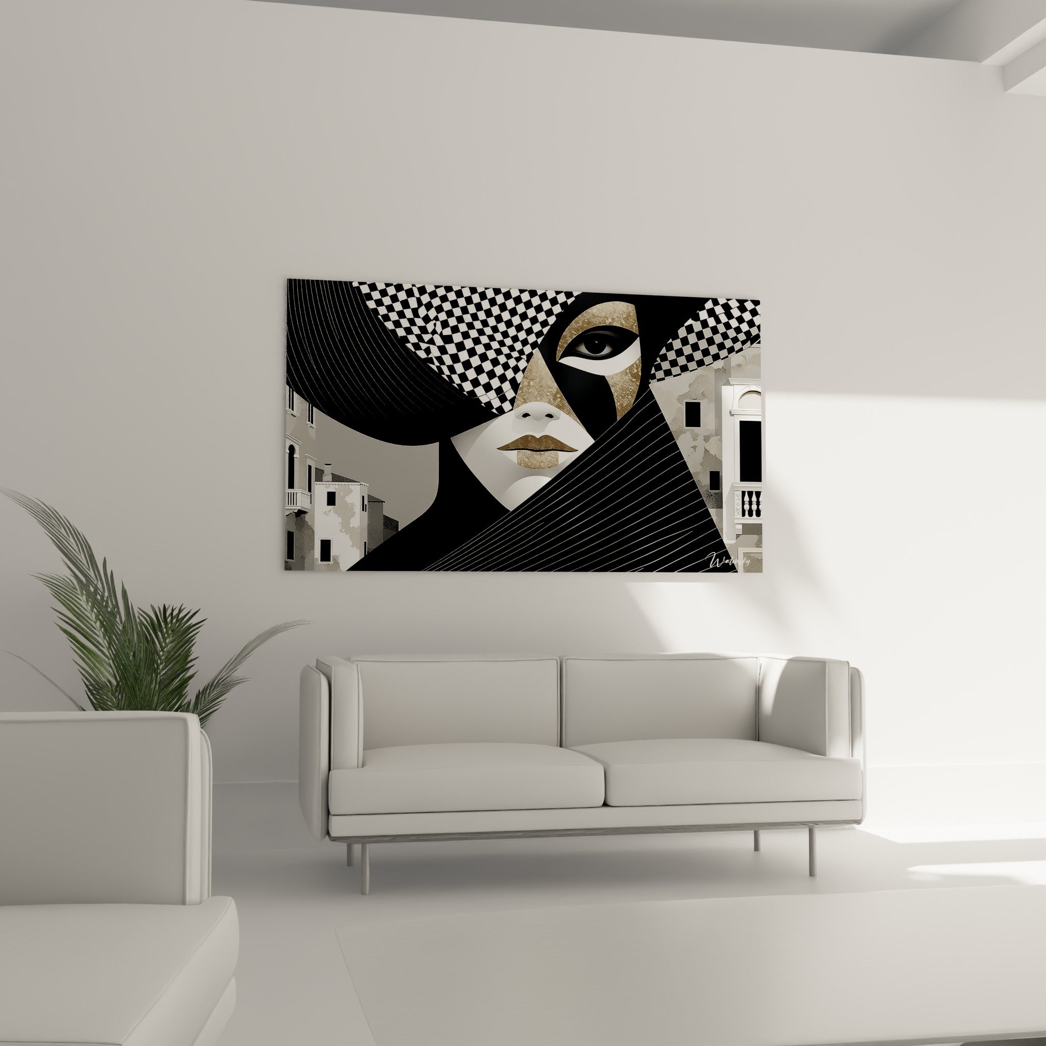 Œil sombre encadré d'or sur masque vénitien noir, damier graphique, au-dessus d'un canapé dans un salon lumineux