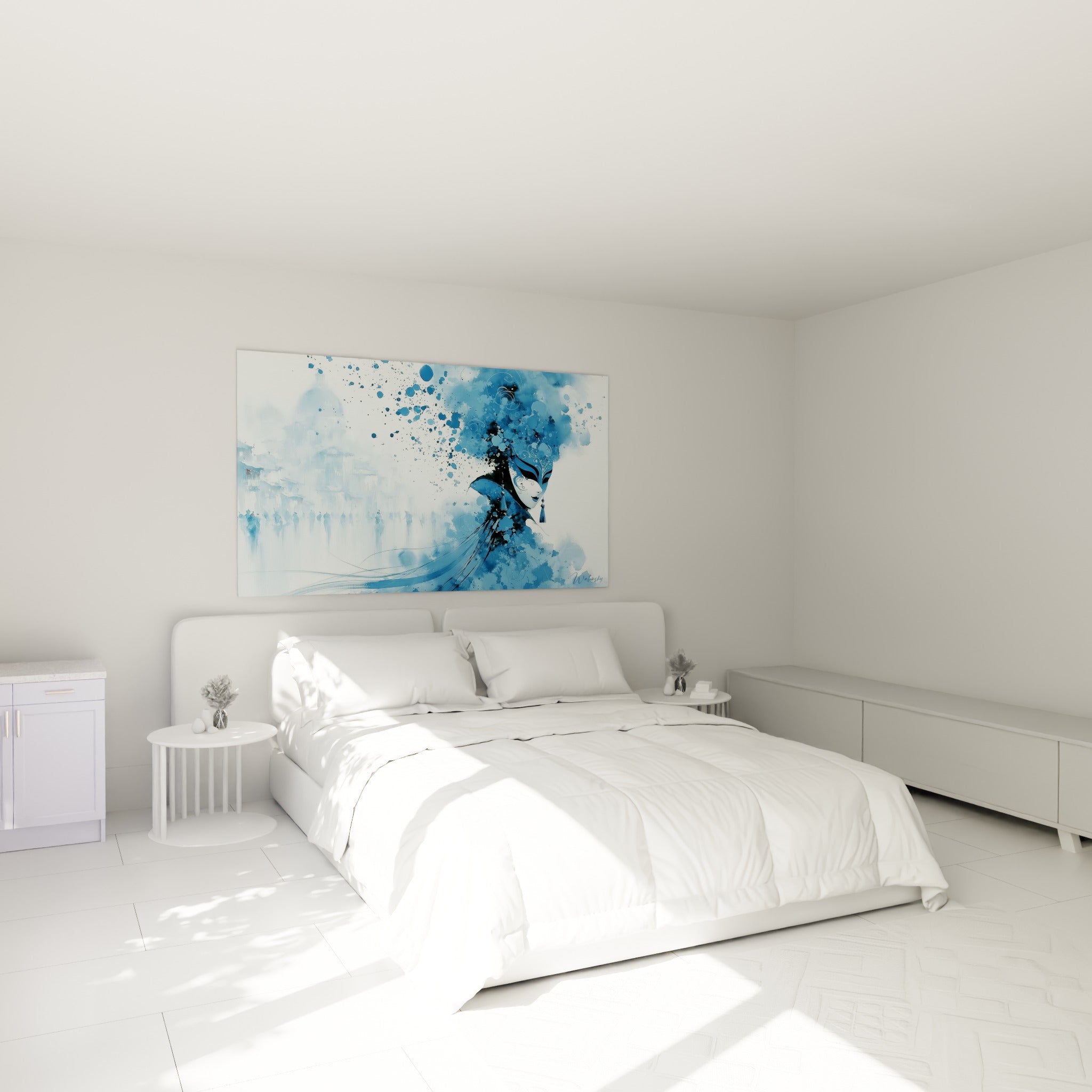 Silhouette masquée bleue et blanche aux volutes vaporeuses, au-dessus d'un lit dans une chambre claire
