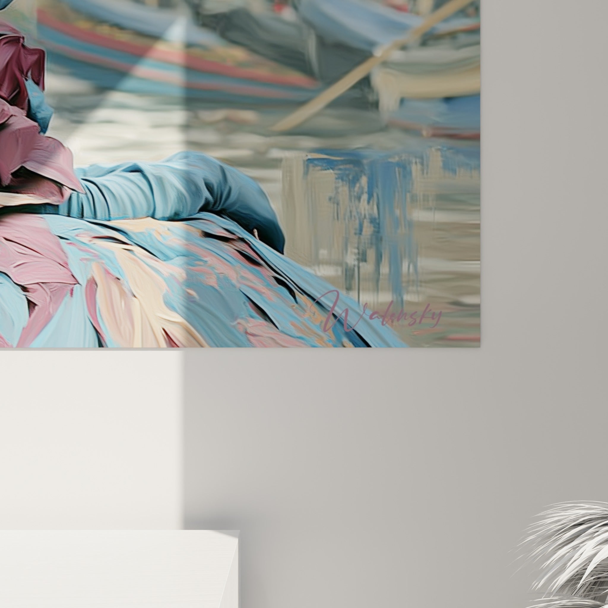 Matière froissée du costume aux nuances bleu pastel et rose ancien, empâtements visibles sur la toile imprimée