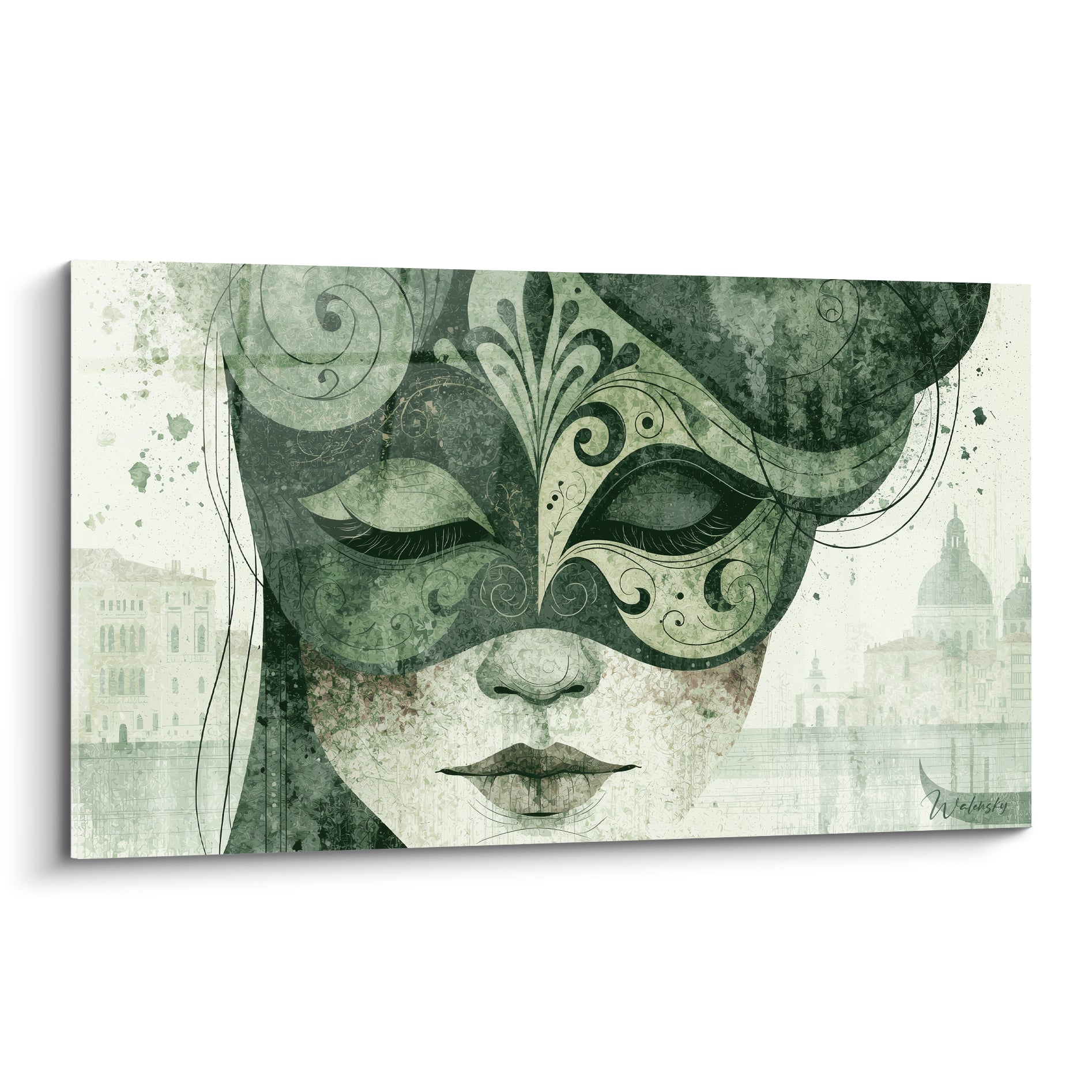 Masque de venise vert sauge aux volutes délicates, yeux clos, lèvres terracotta contrastées