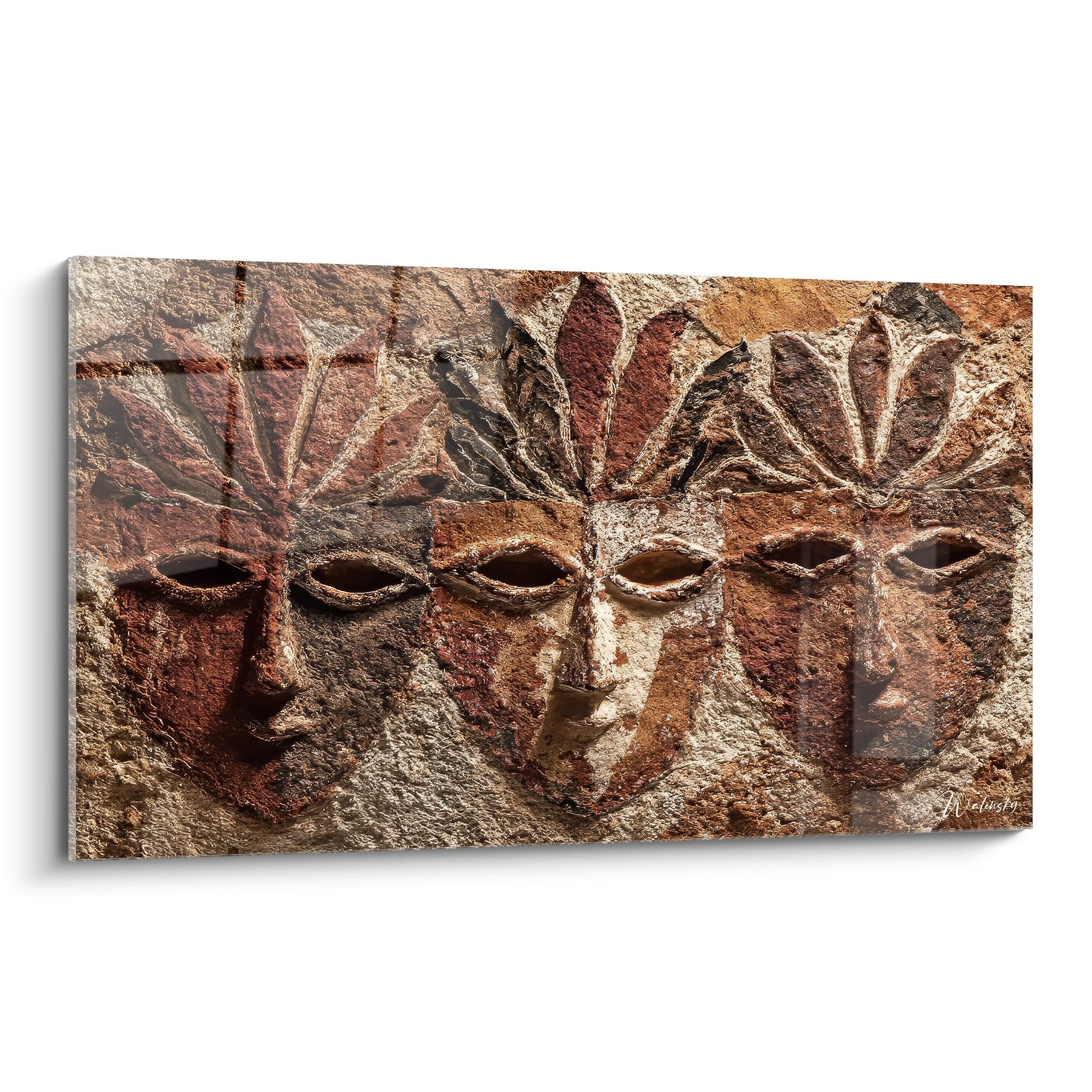 Tableau mural trois masques africains sculptés pierre ocre coiffures rayonnantes art tribal