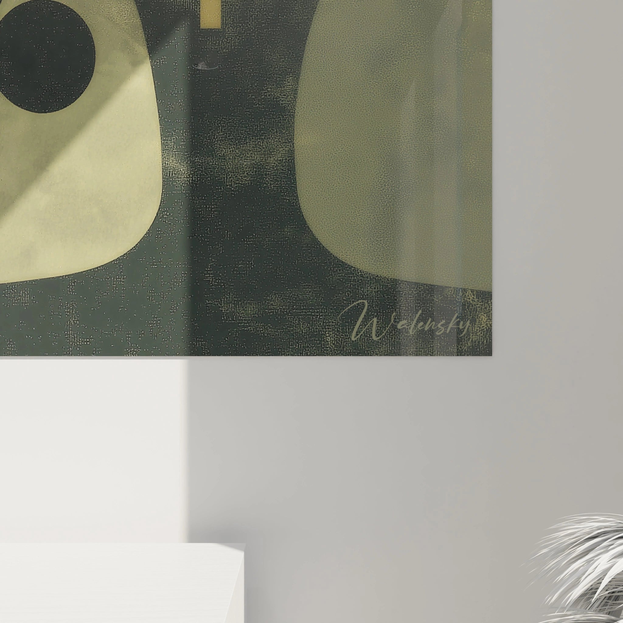 Tableau art tribal moderne Walensky en tons olive et noir gros plan sur texture de toile et signature