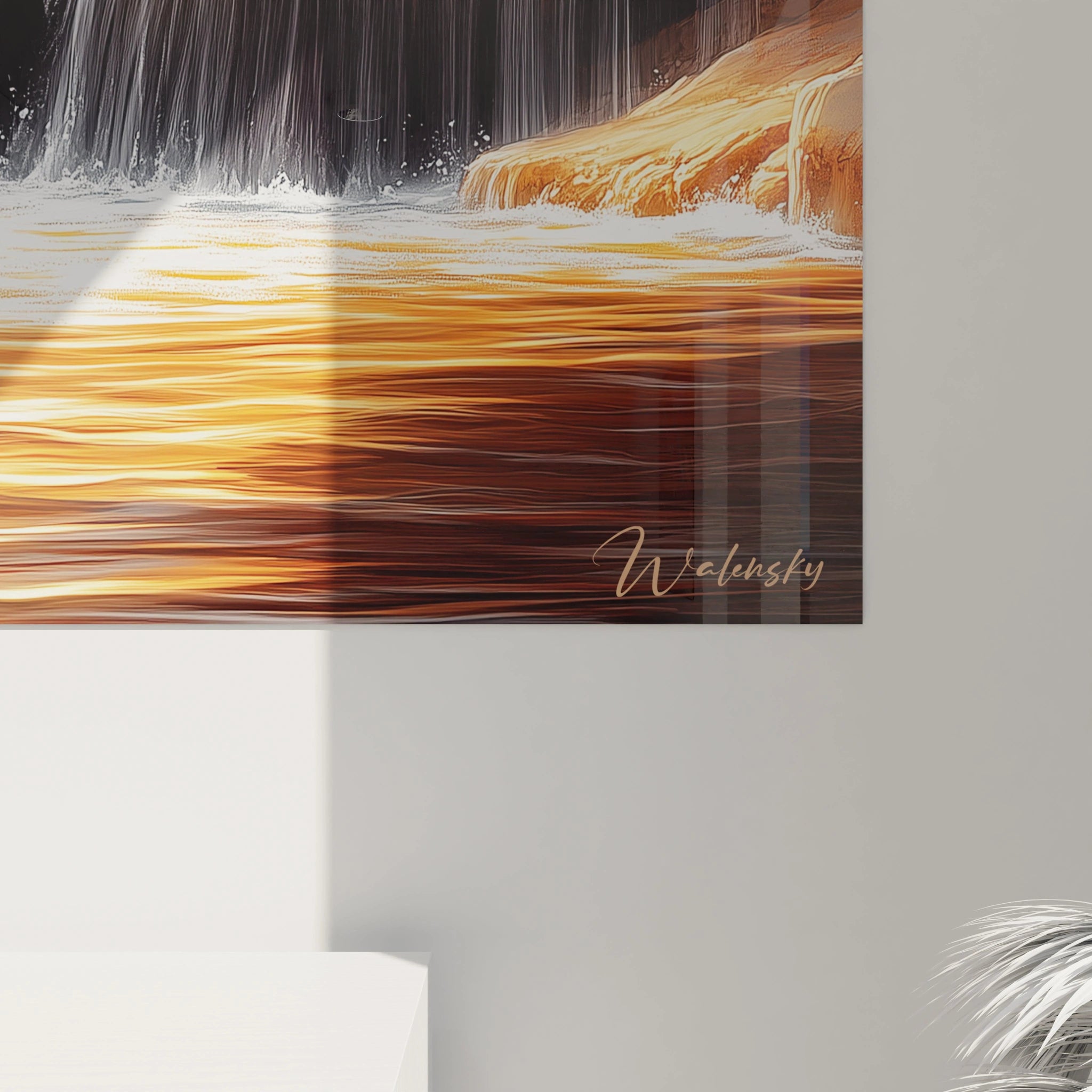 Un tableau panoramique représentant une cascade désertique avec de l'eau blanche éclatante coulant sur des roches stratifiées aux tons orange et beige, baigné dans une lumière dorée qui crée des contrastes dramatiques entre les zones illuminées et ombragées.
