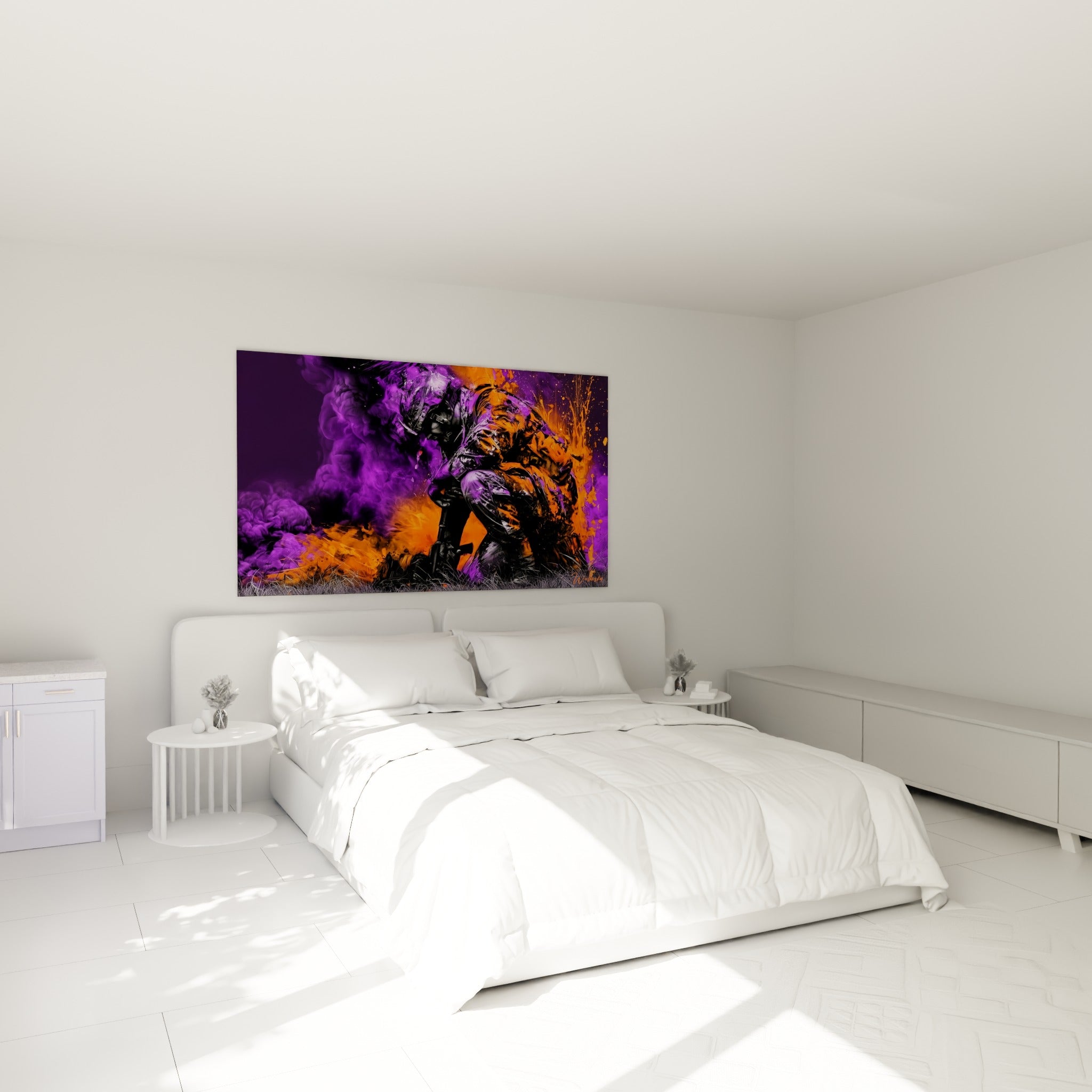 Combattant en armure noire cerné de violet et orange fauve, accroché au-dessus d'un lit dans une chambre claire