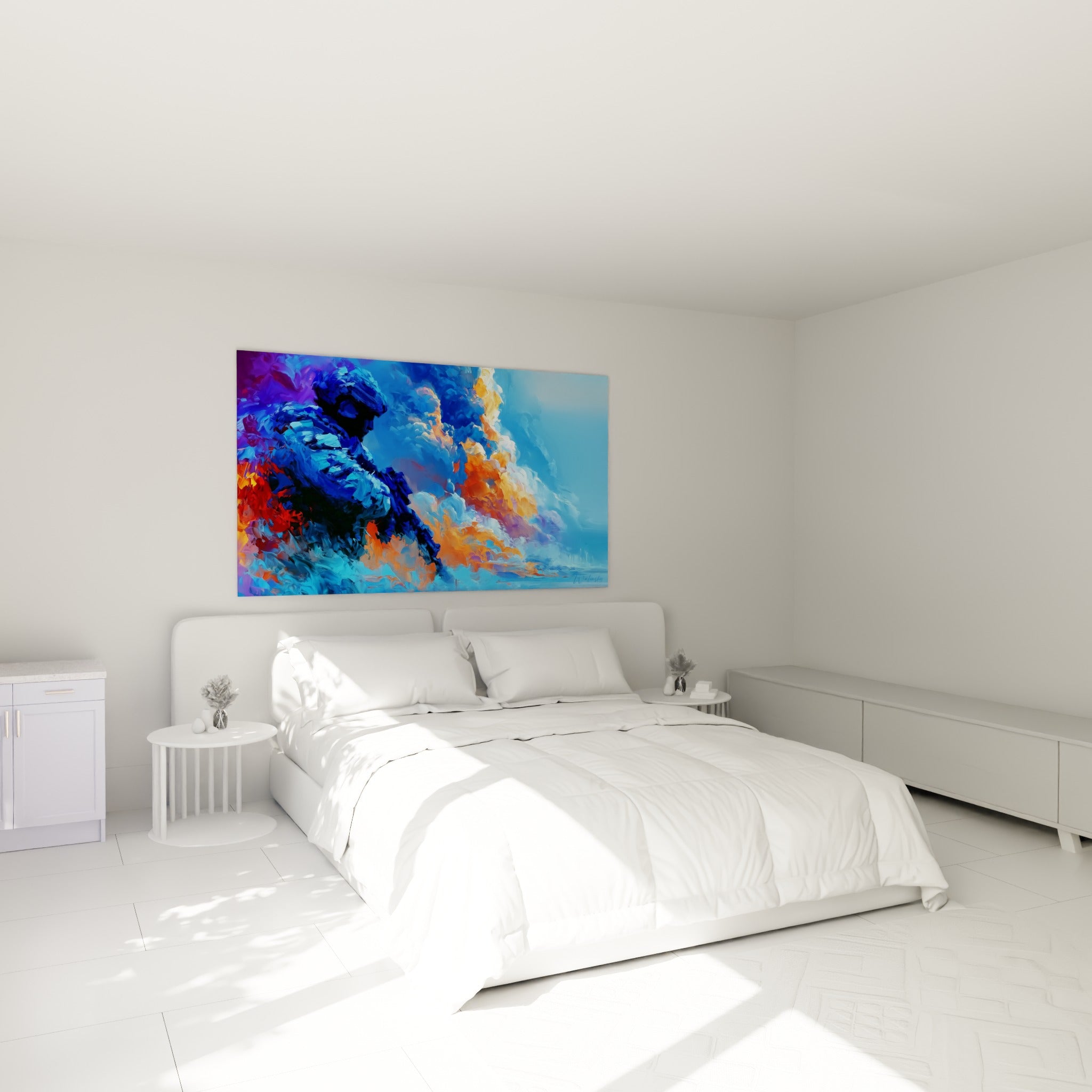 Explosion picturale bleu et orange vif, touches de rouge, au-dessus d'un lit dans une chambre claire