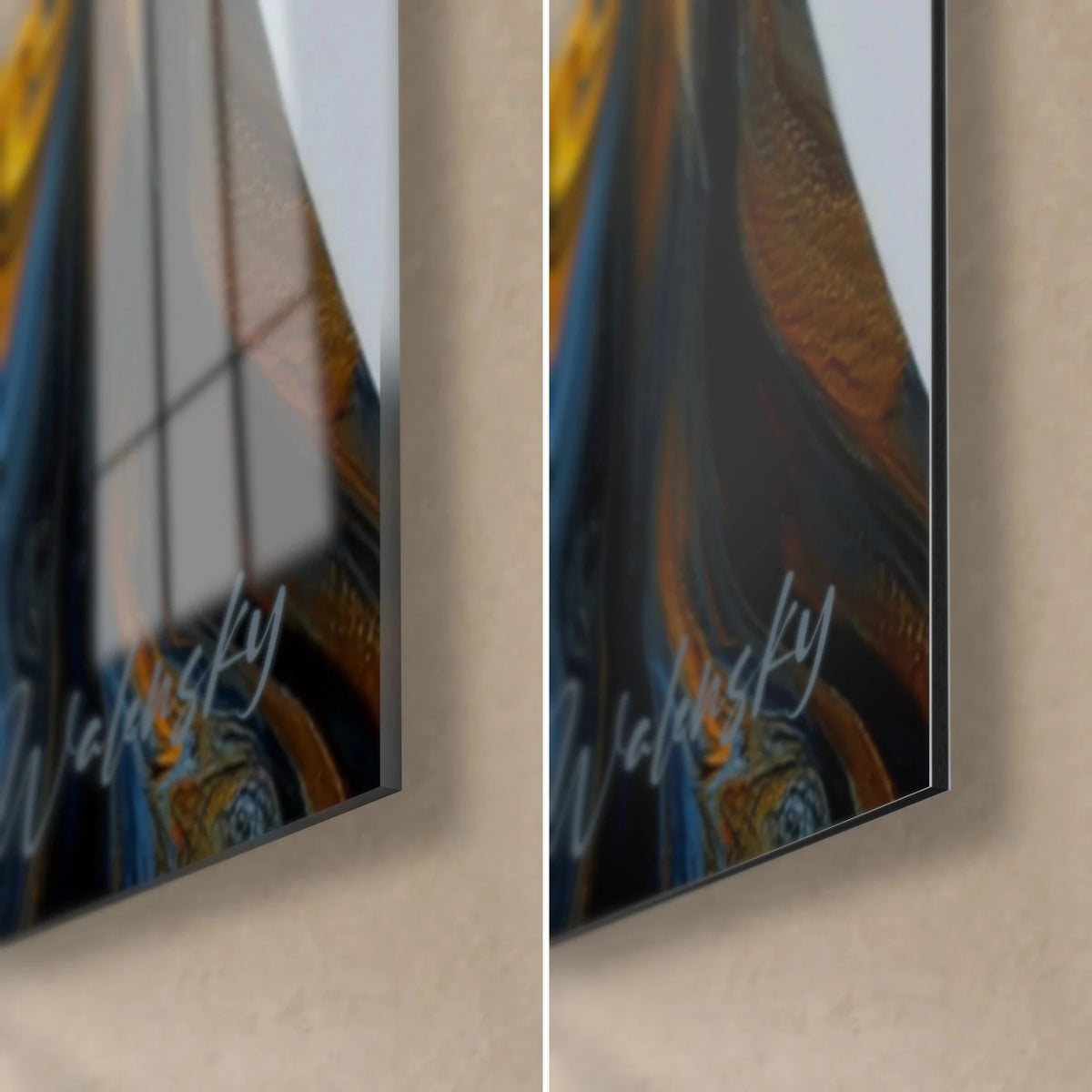 Gemälde Kleider in Fließbewegungen in Marineblau und Gold, untere rechte Ecke: glänzendes Acrylglas links, mattschwarzes Dibond rechts