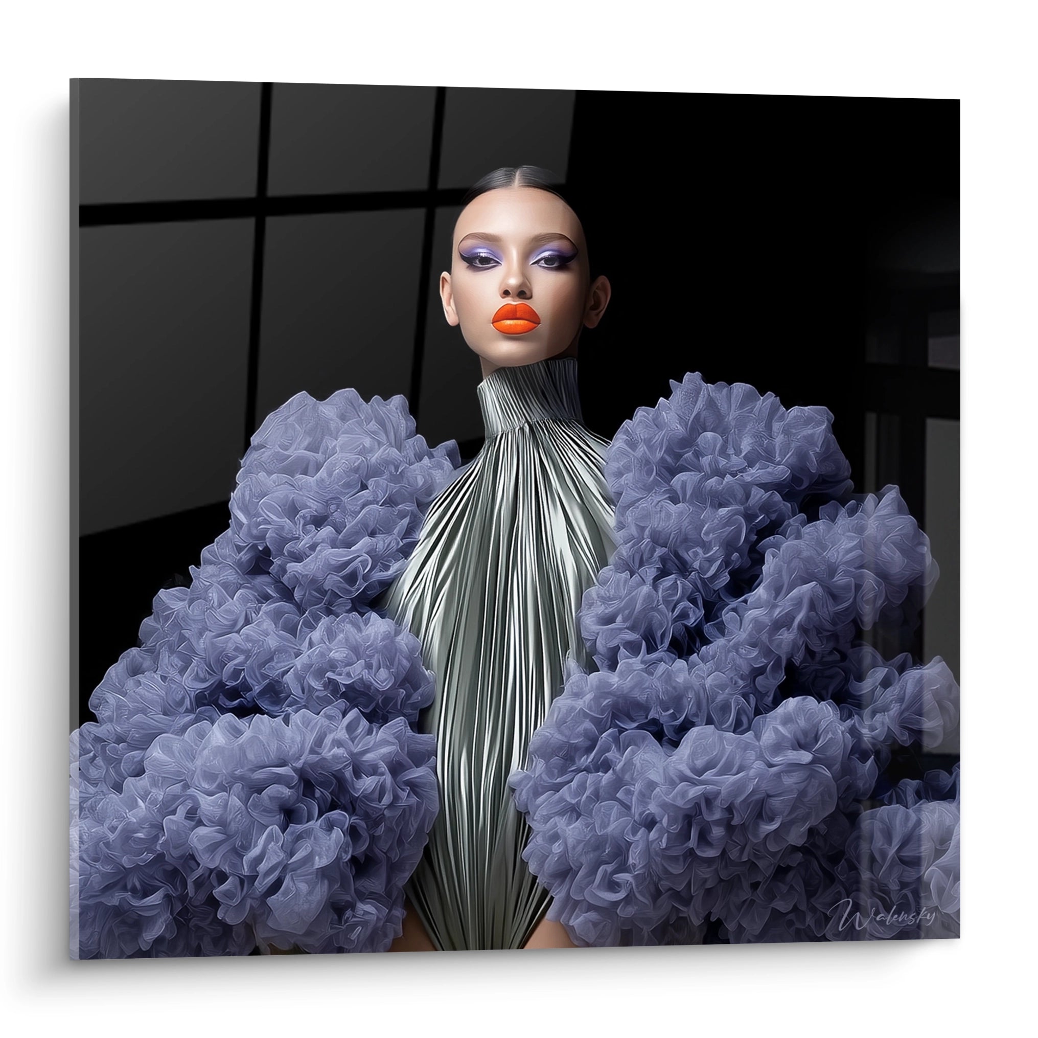Tableau mural mode futuriste mettant en avant un modèle avec des vêtements en plissé et des ombres créatives